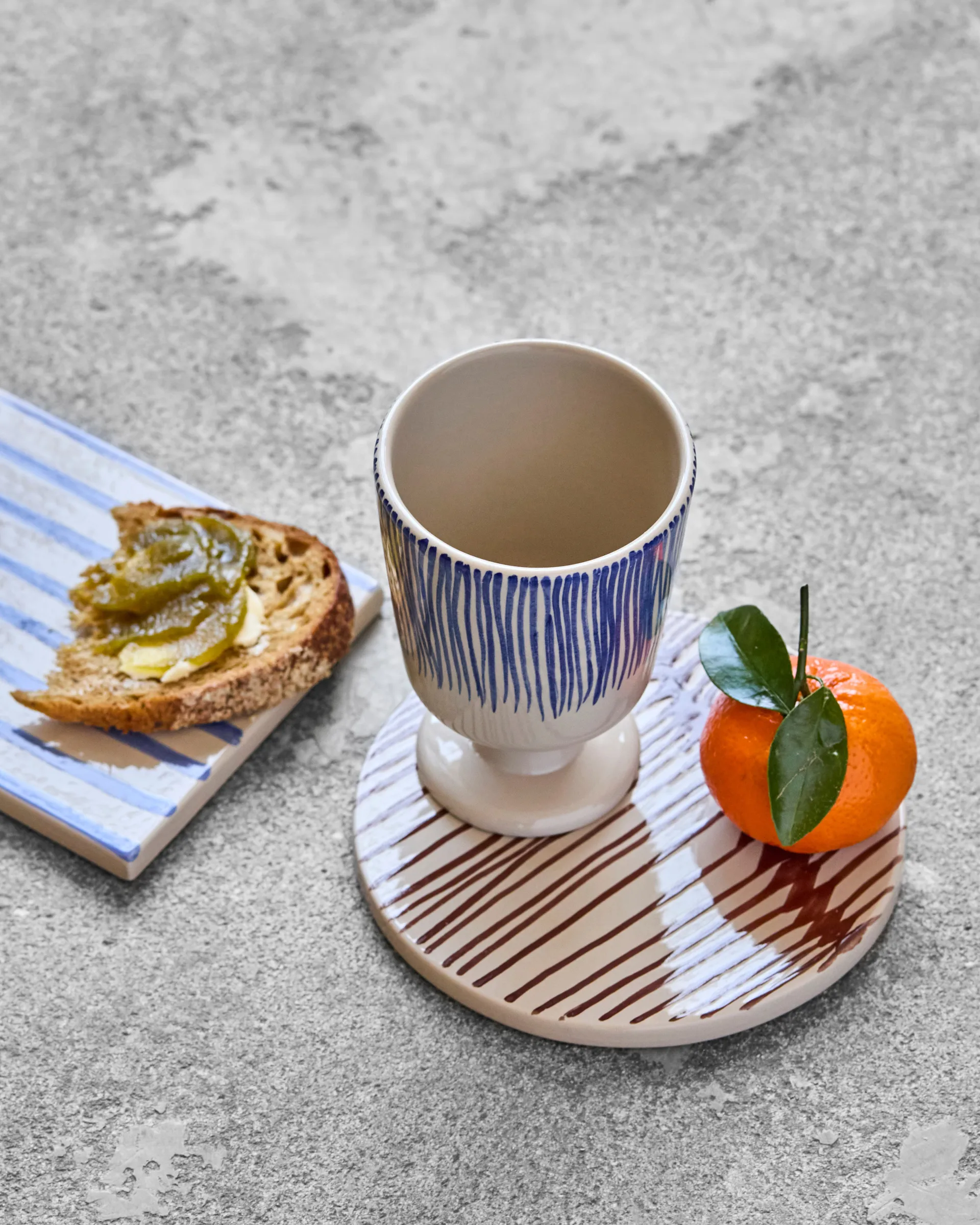 Diva mok op voet 25 cl 2-pack, Off white-Blauw House Doctor