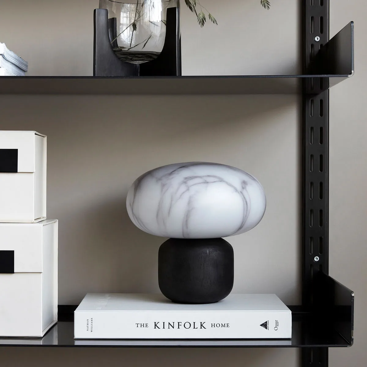 Fog waxinelichtjeshouder zwart-wit marmer, 20 cm House Doctor