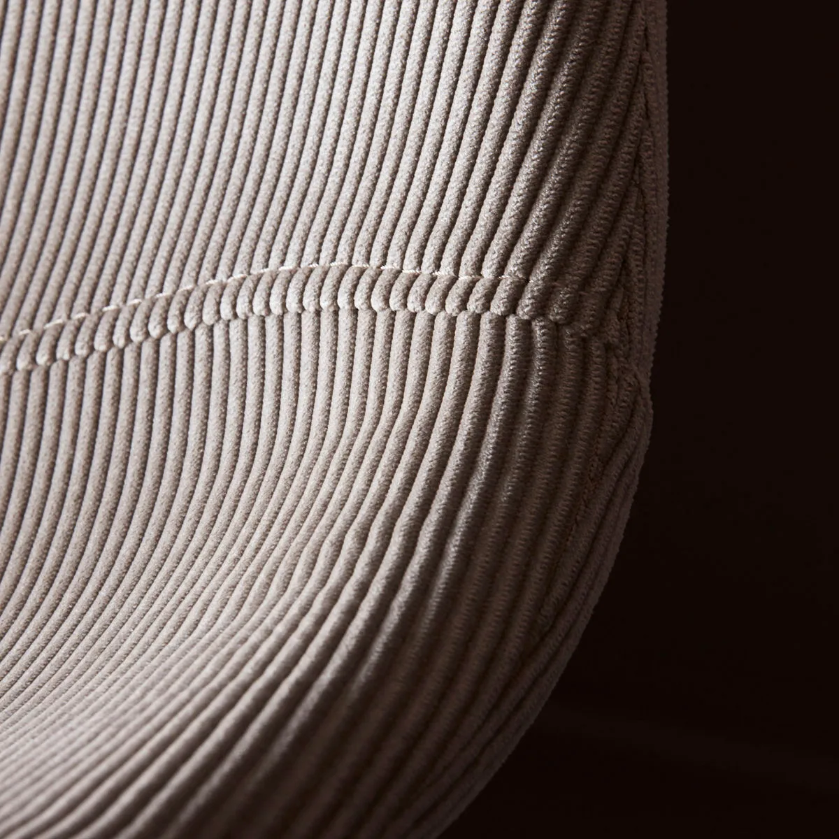 Found stoel ribfluweel, Zand House Doctor