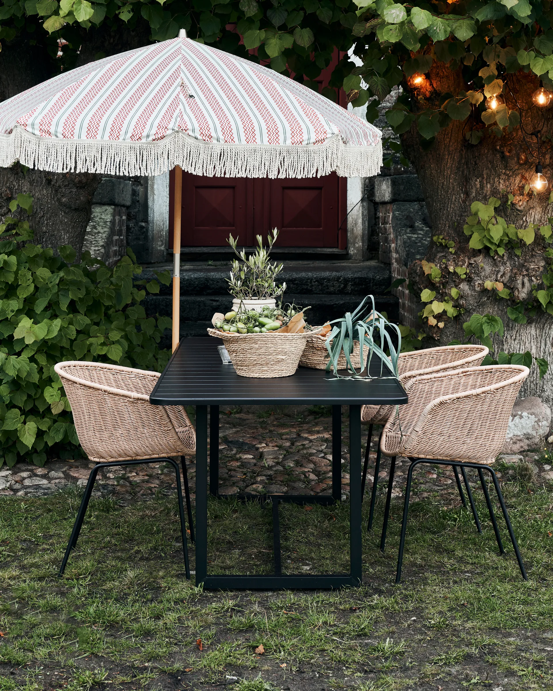 Helo eettafel 90x200 cm, Zwart House Doctor