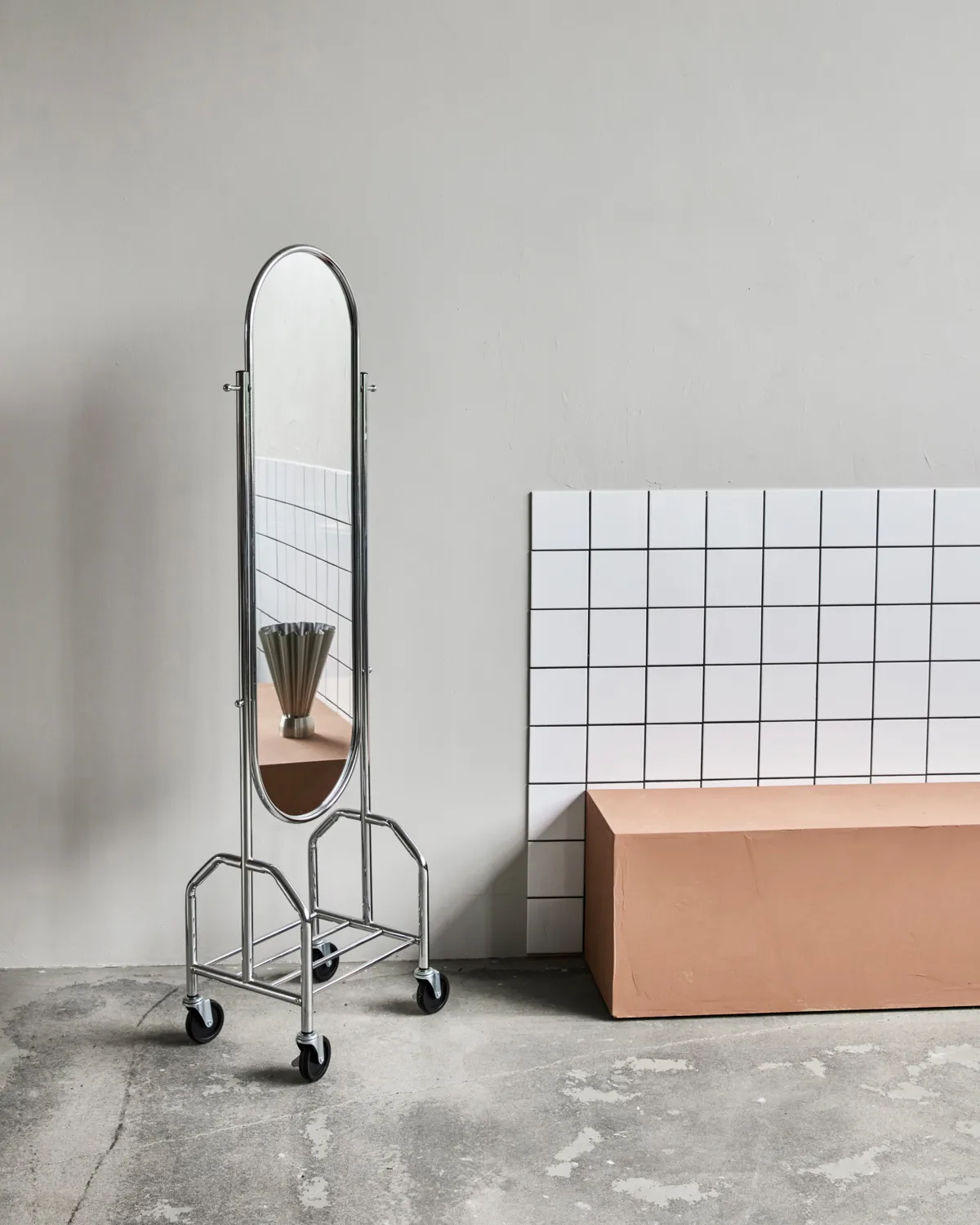 Image staande spiegel, Zilverkleurige afwerking, 53,5x35,5x179,5 cm House Doctor