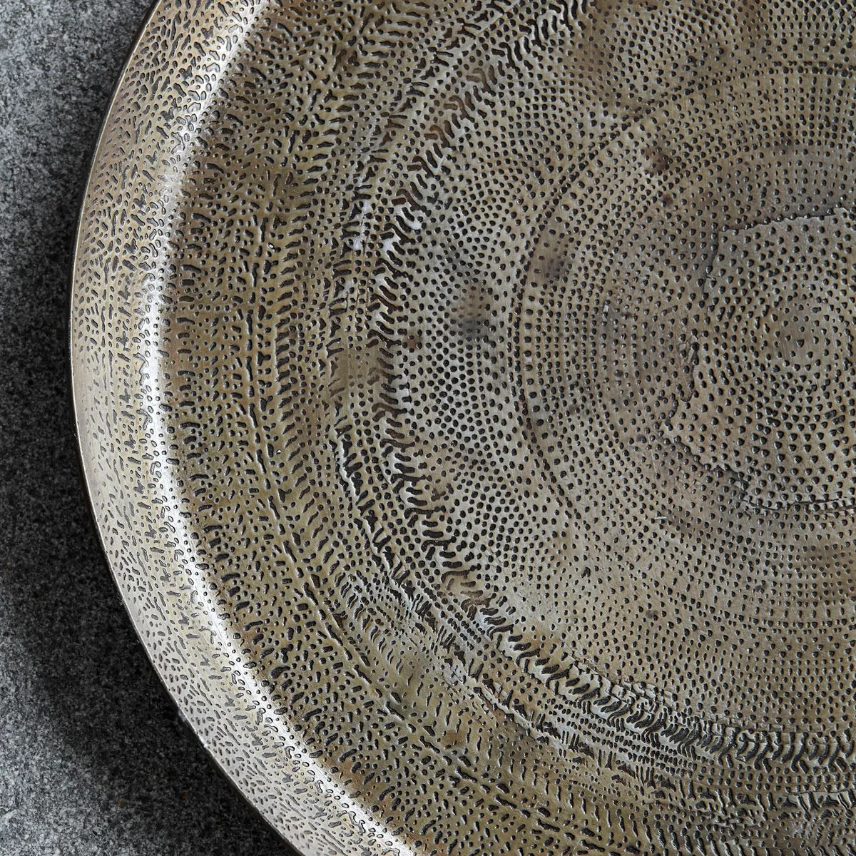 Jhansi dienblad Ø29 cm, Messing House Doctor