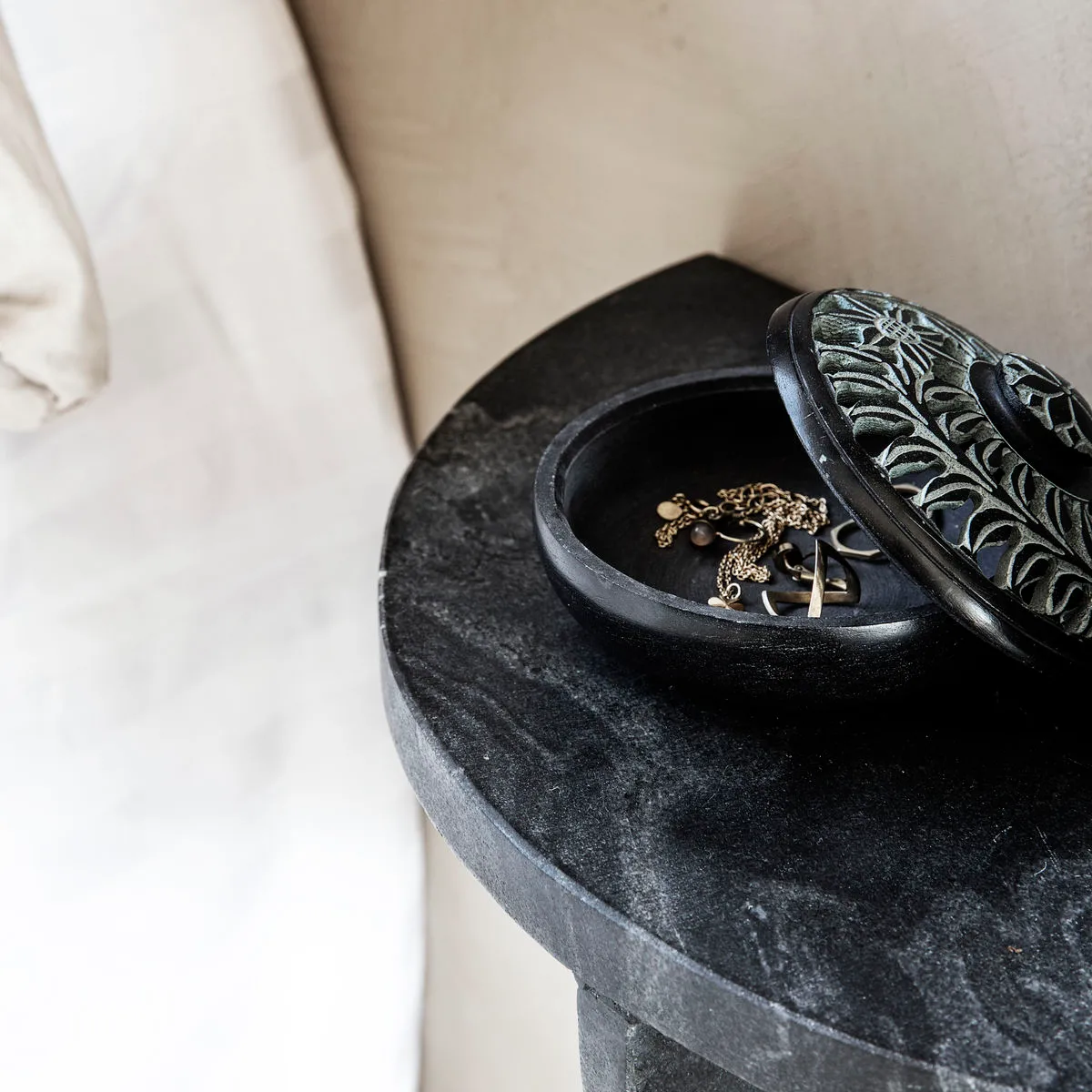 Mega bijzettafel wand, Zwart marmer House Doctor