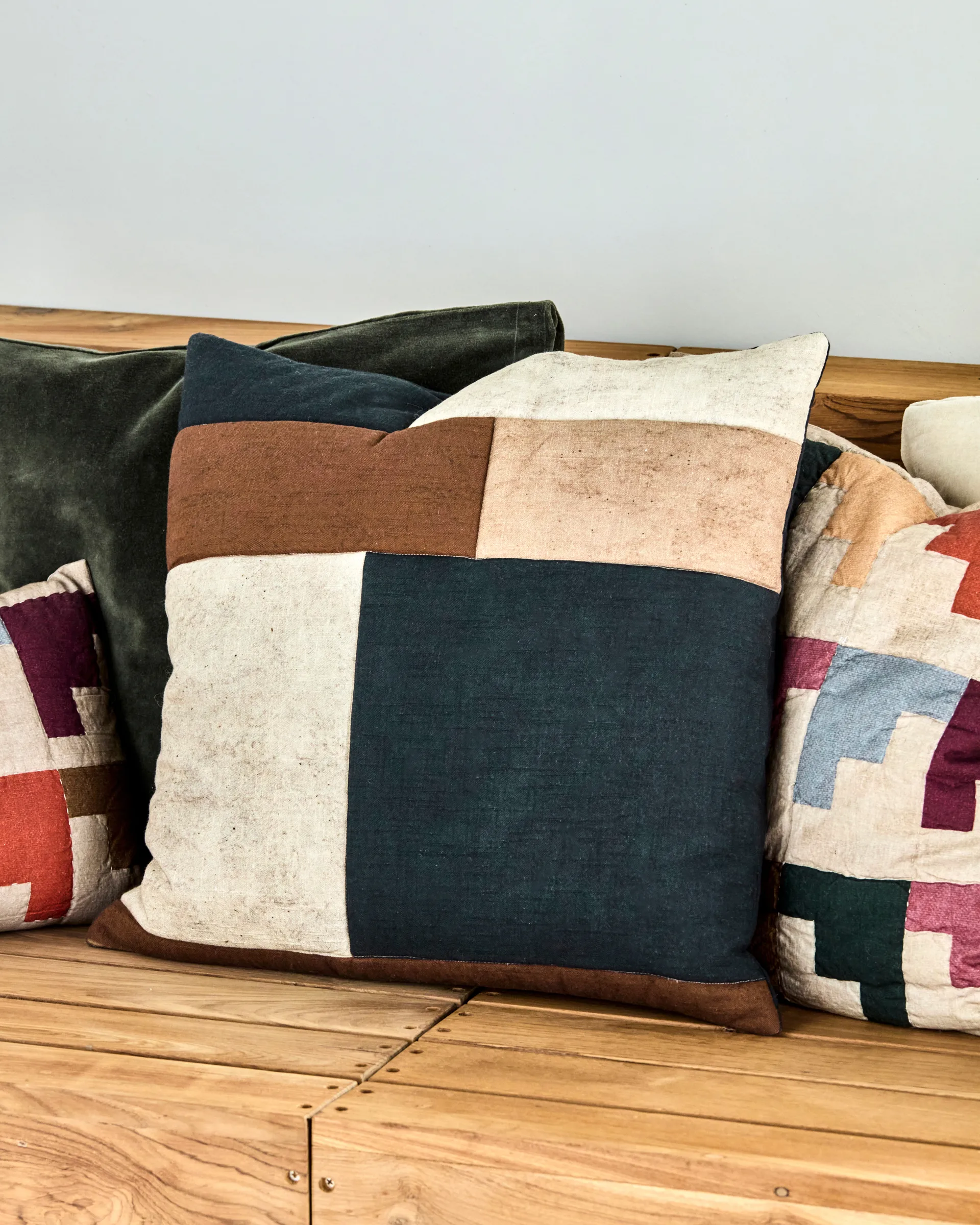 Patch kussensloop 50x50 cm, Zwart-zand-bruin House Doctor