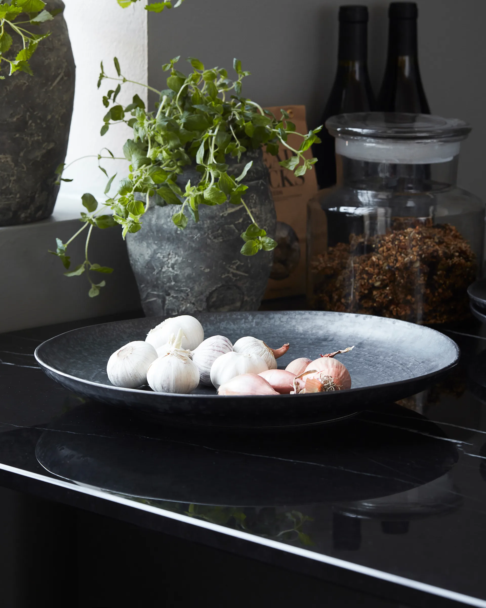 Pion serveerschotel Ø36 cm, Zwart-bruin House Doctor