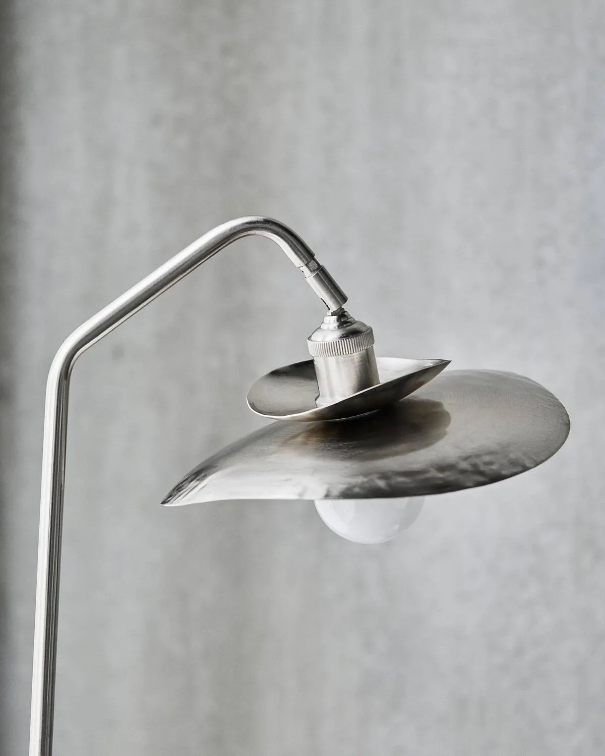 Stand vloerlamp, Geborsteld zilverkleurig, 129,5 cm House Doctor