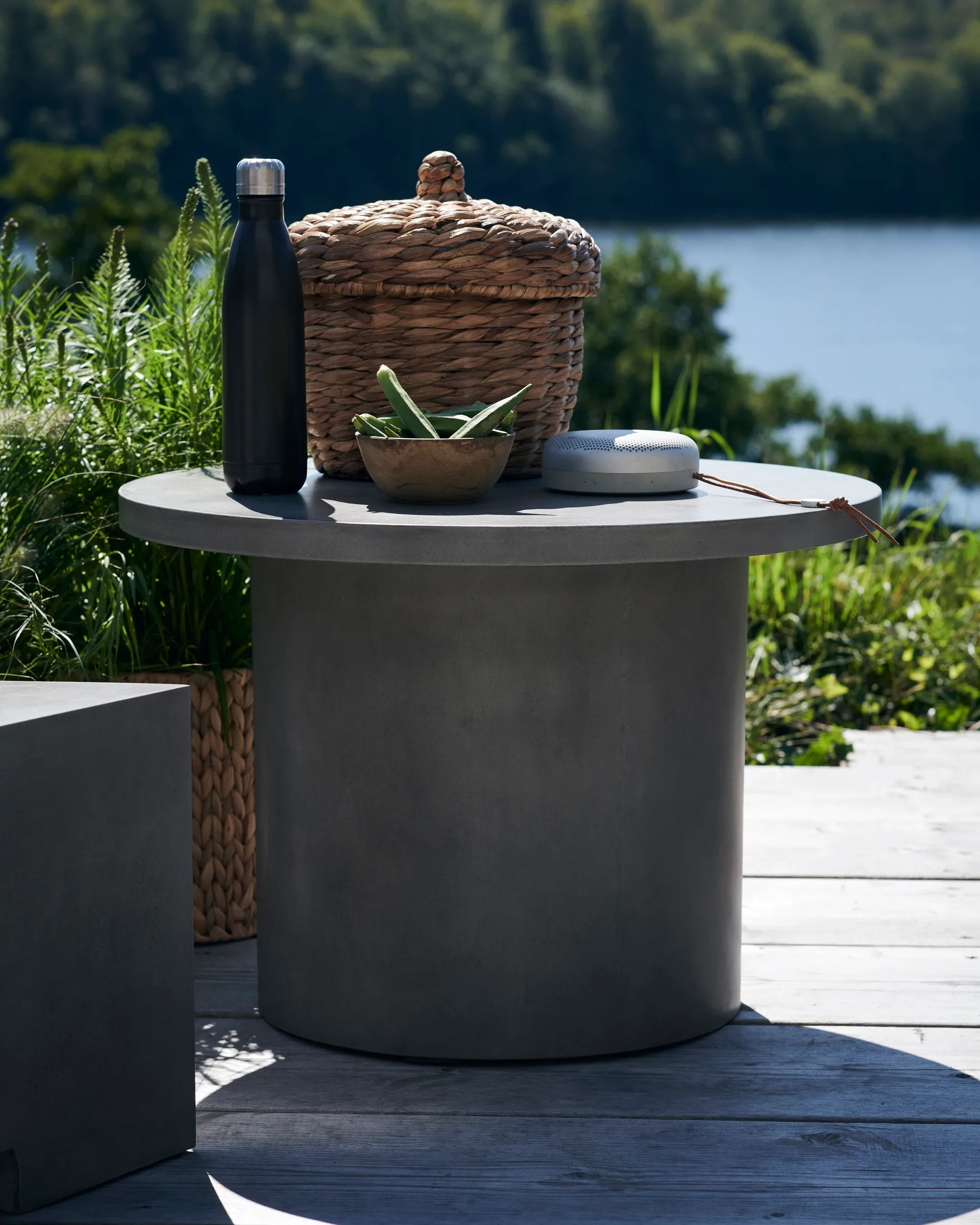 Stone tafel Ø65x45 cm, Beton House Doctor