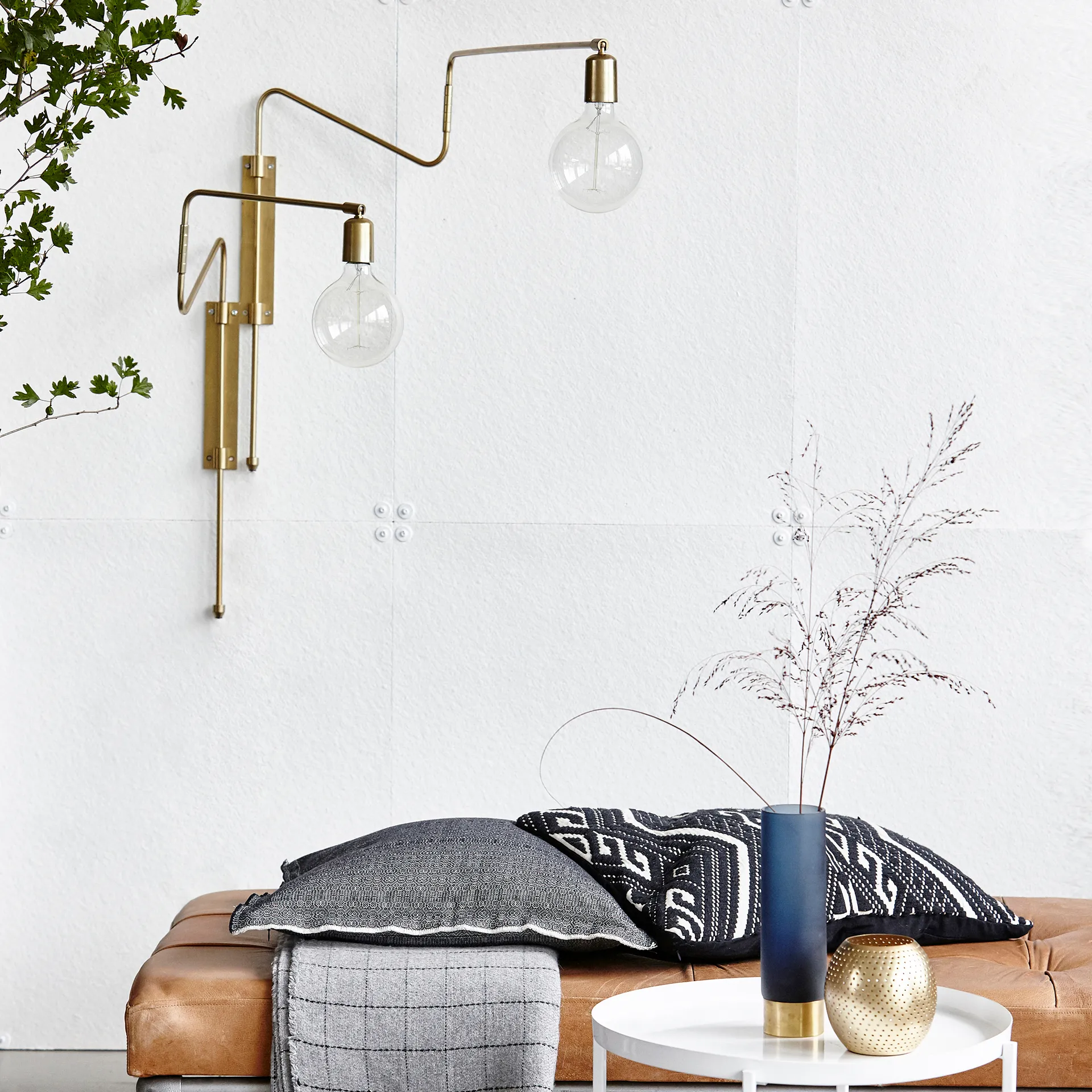 Swing wandlamp messing, klein - 35 cm. House Doctor