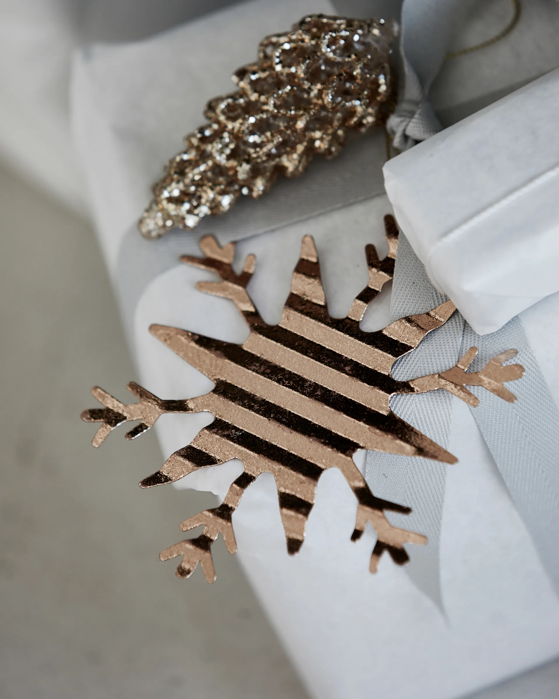 Tin plate kersthanger, Ice crystal House Doctor