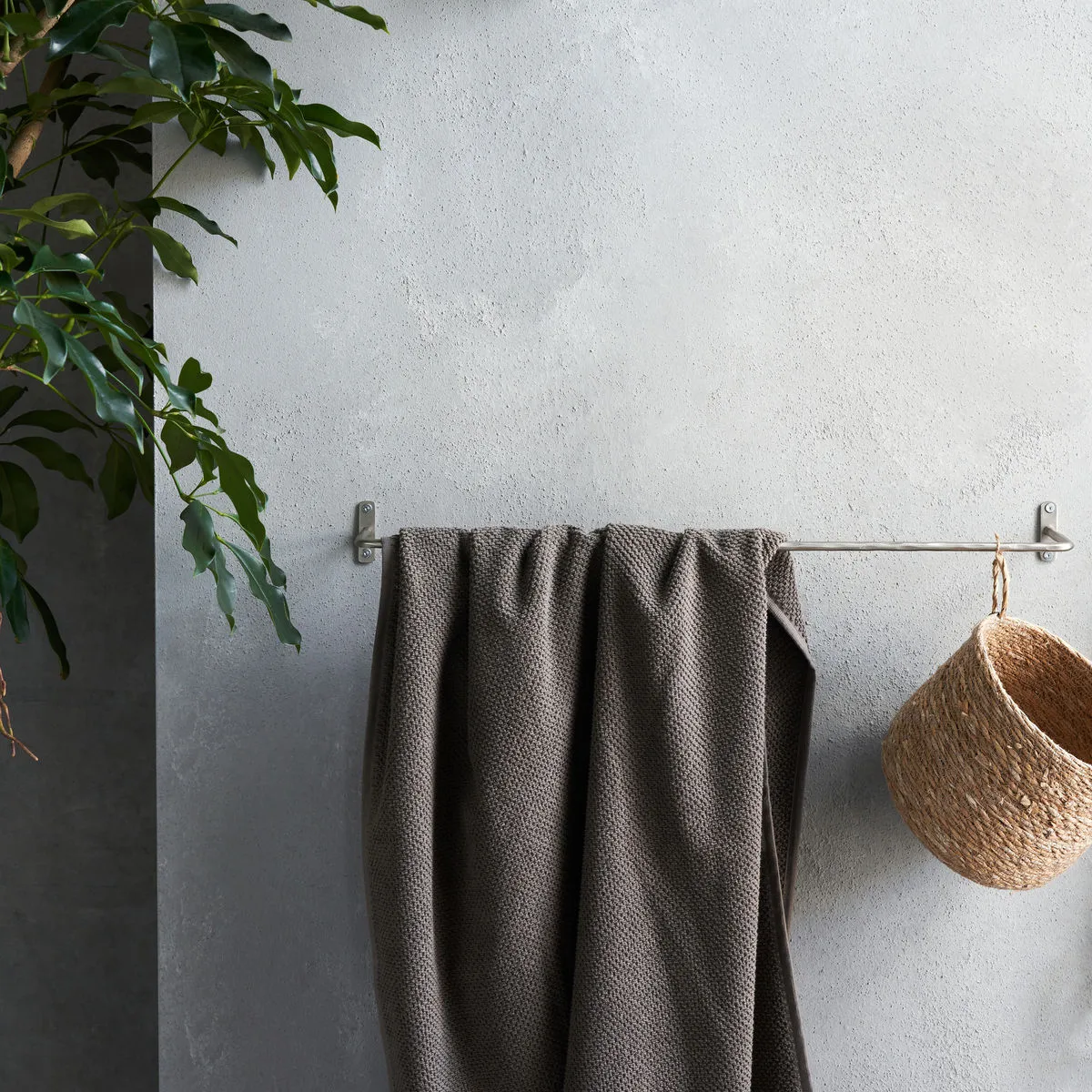 Welo handdoekstang 61,5 cm, Geborsteld zilver House Doctor