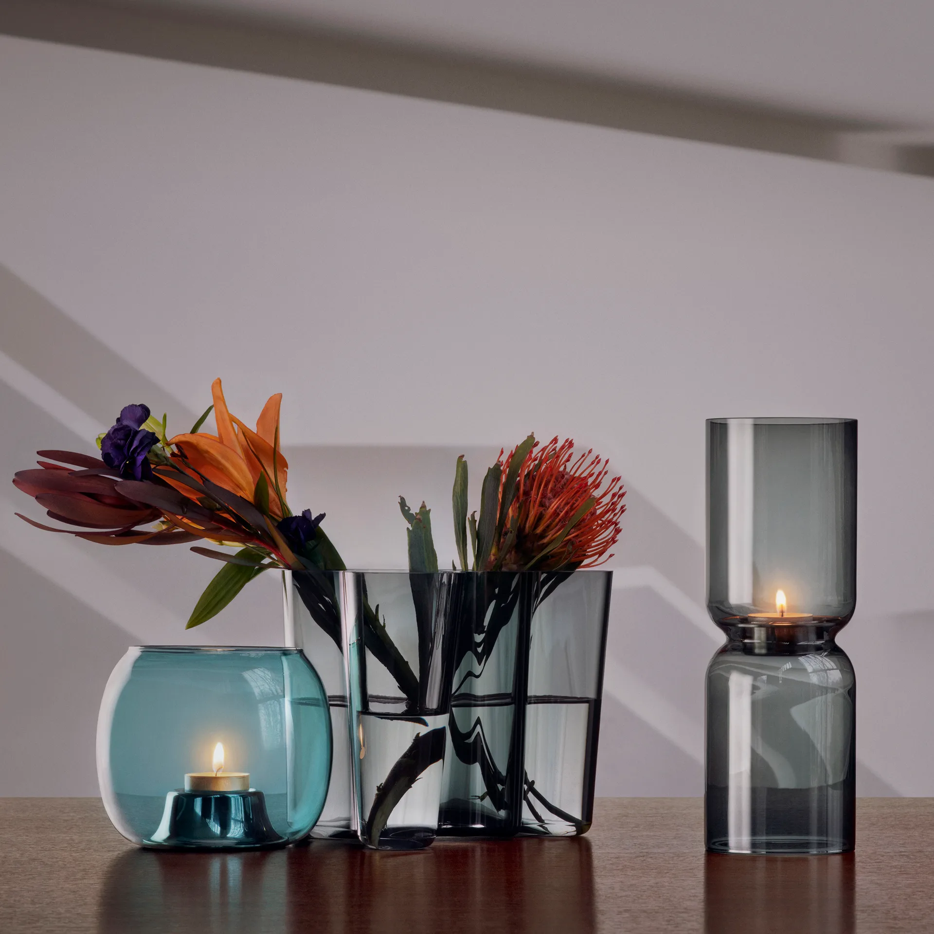 Lantern waxinelichtjeshouder 25 cm, Donkergrijs Iittala