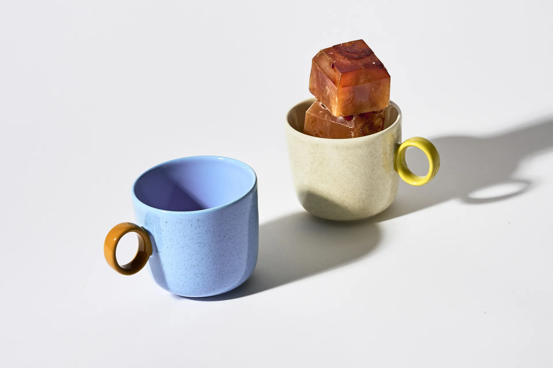 Play mok gestippeld 35 cl, Blauw-umber Iittala
