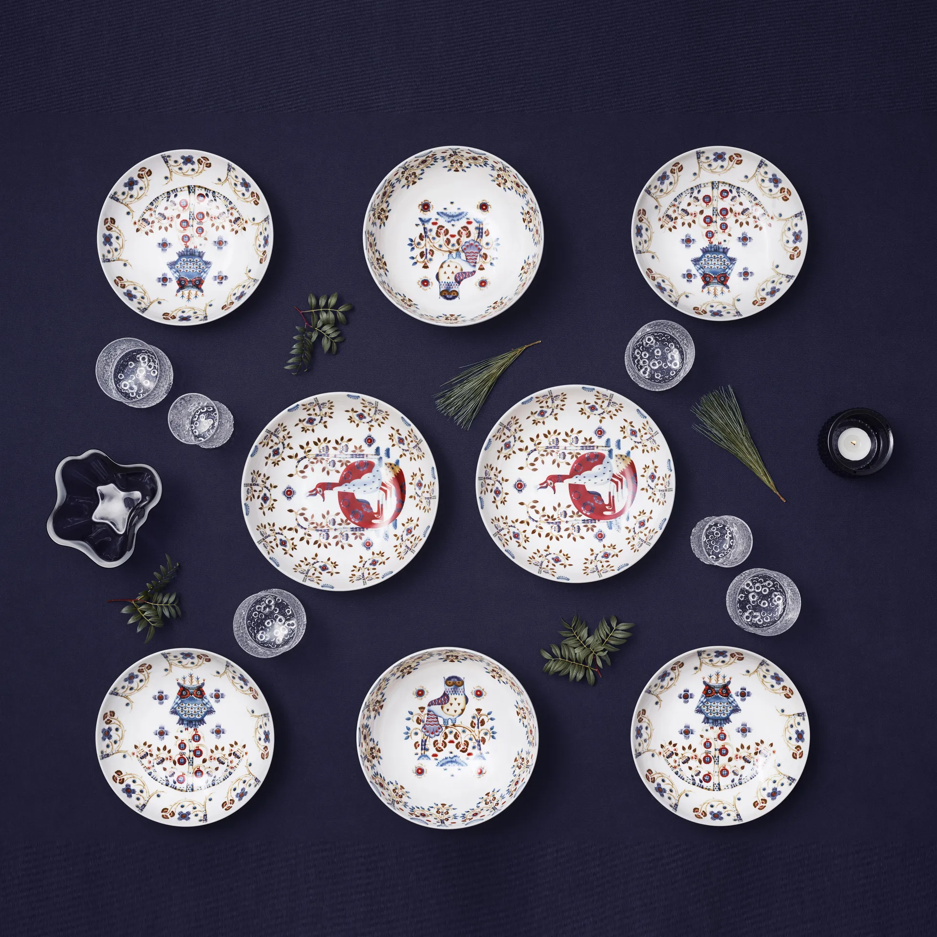 Taika diep bord 22 cm., wit patroon Iittala