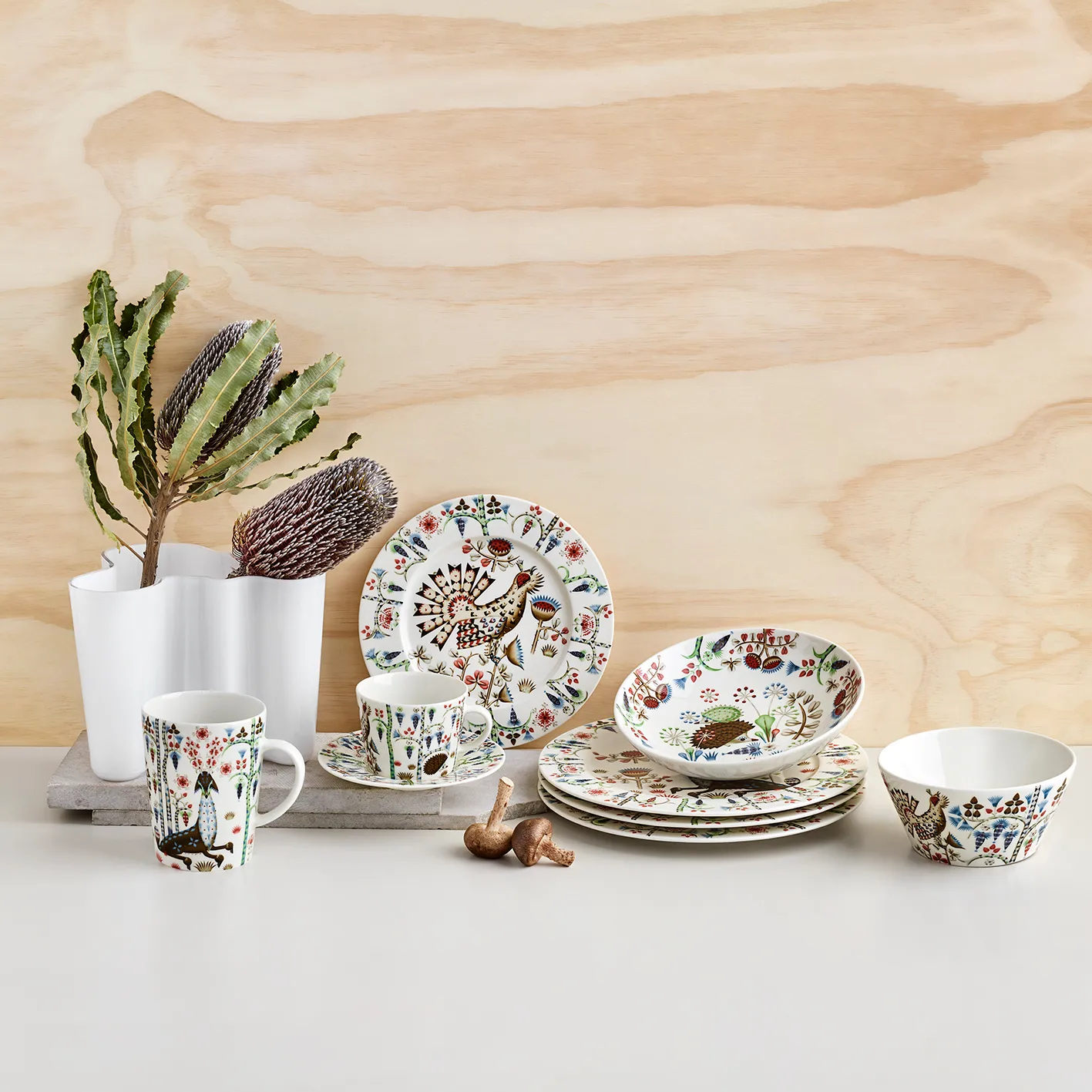 Taika Siimes bord 27 cm, Wit Iittala