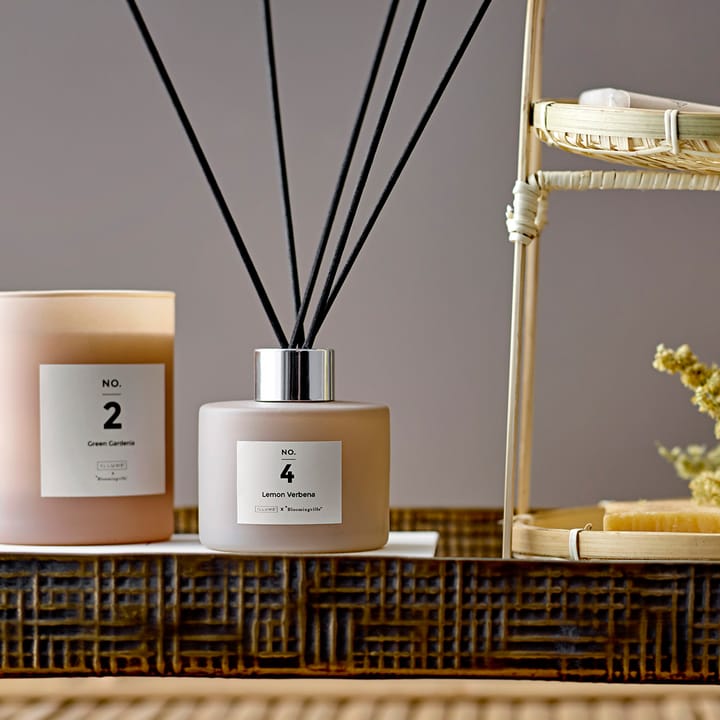 NO. 2 Green Gardenia geurkaars, 200 g + Giftbox Illume x Bloomingville