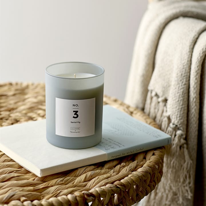 NO. 3 Santal Fig geurkaars, 200 g + Giftbox Illume x Bloomingville