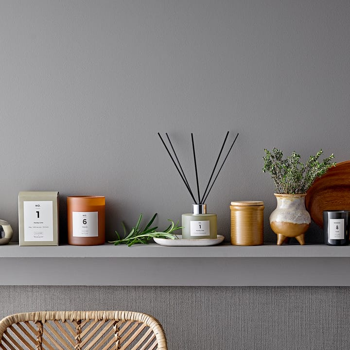 NO. 6 Sequoia geurkaars, 200 g + Giftbox Illume x Bloomingville