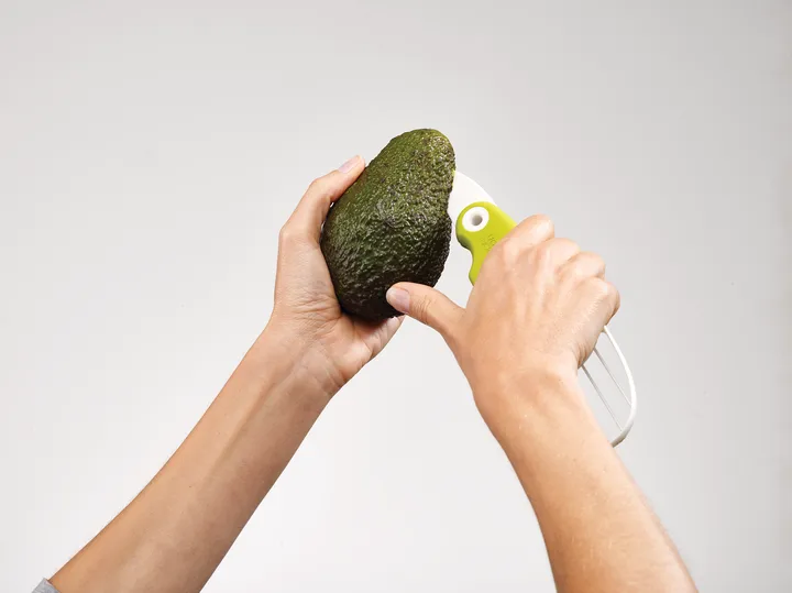 Goavocado 3-in-1 avocado snijder - Groen-wit - Joseph Joseph