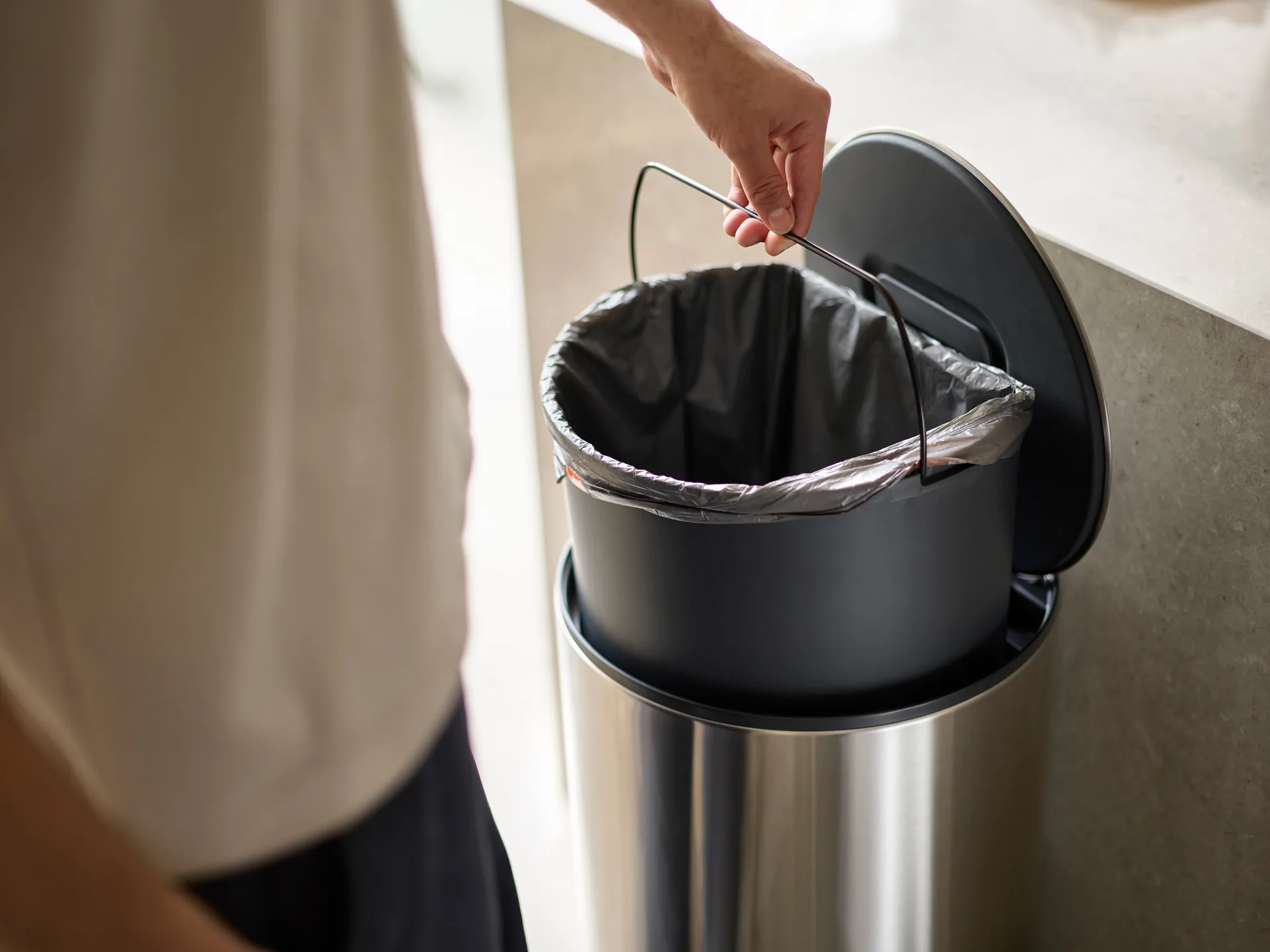 Joseph Joseph Arc pedaalemmer 30 L, Stainless steel Joseph Joseph