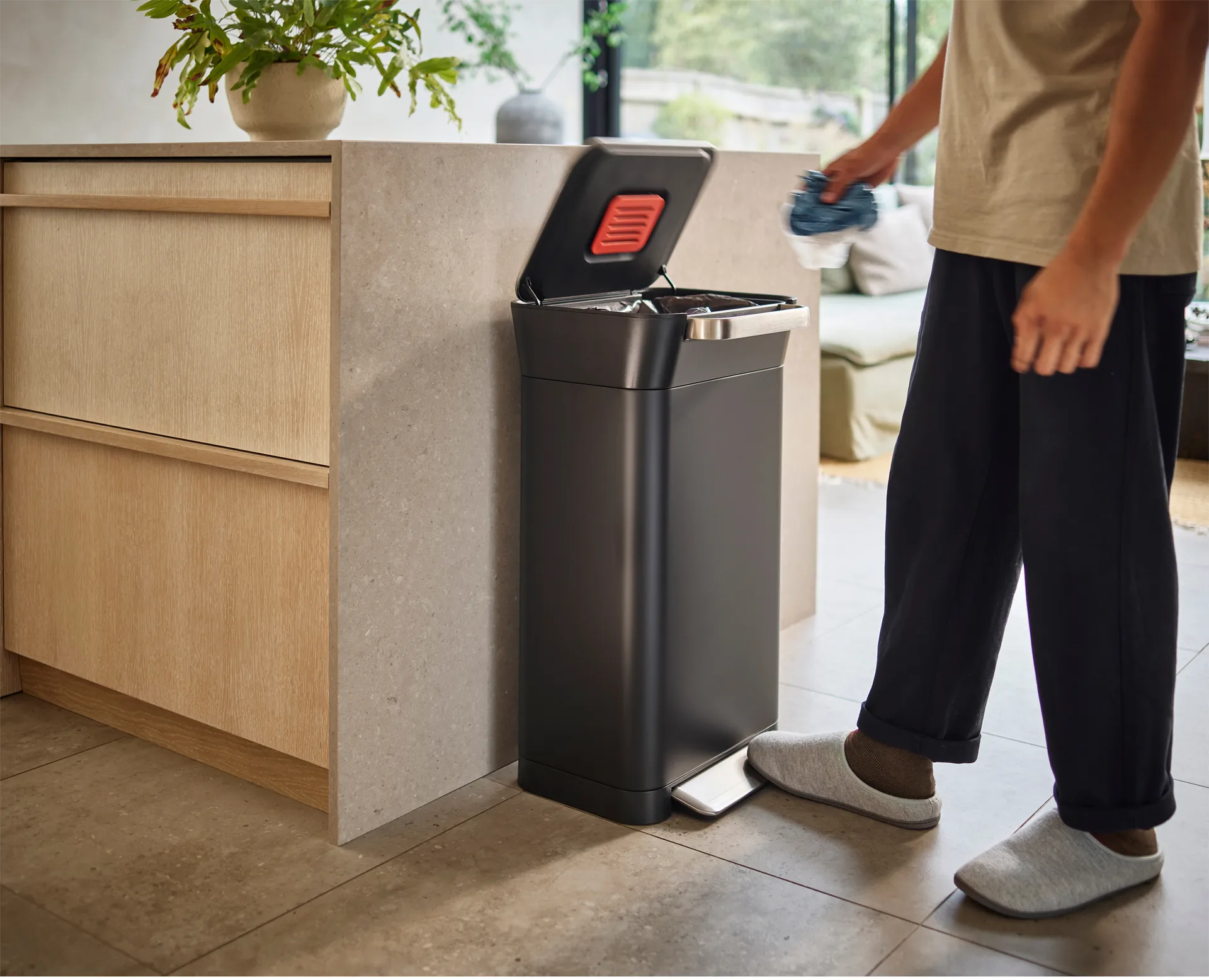 Joseph Joseph Titan afvalvermaler pedaalemmer 30 L, Carbon black Joseph Joseph