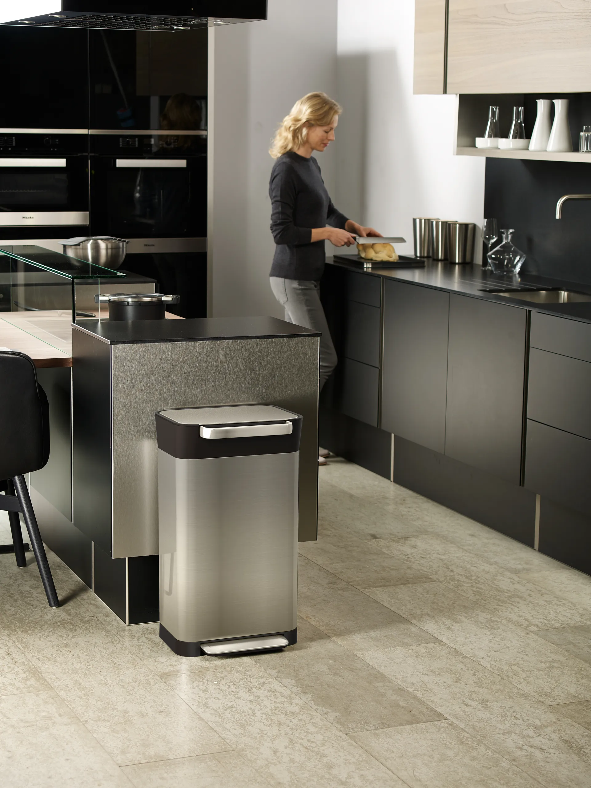 Joseph Joseph Titan afvalvermaler pedaalemmer 30 L, Stainless steel Joseph Joseph