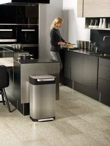 Joseph Joseph Titan afvalvermaler pedaalemmer 30 L - Stainless steel - Joseph Joseph