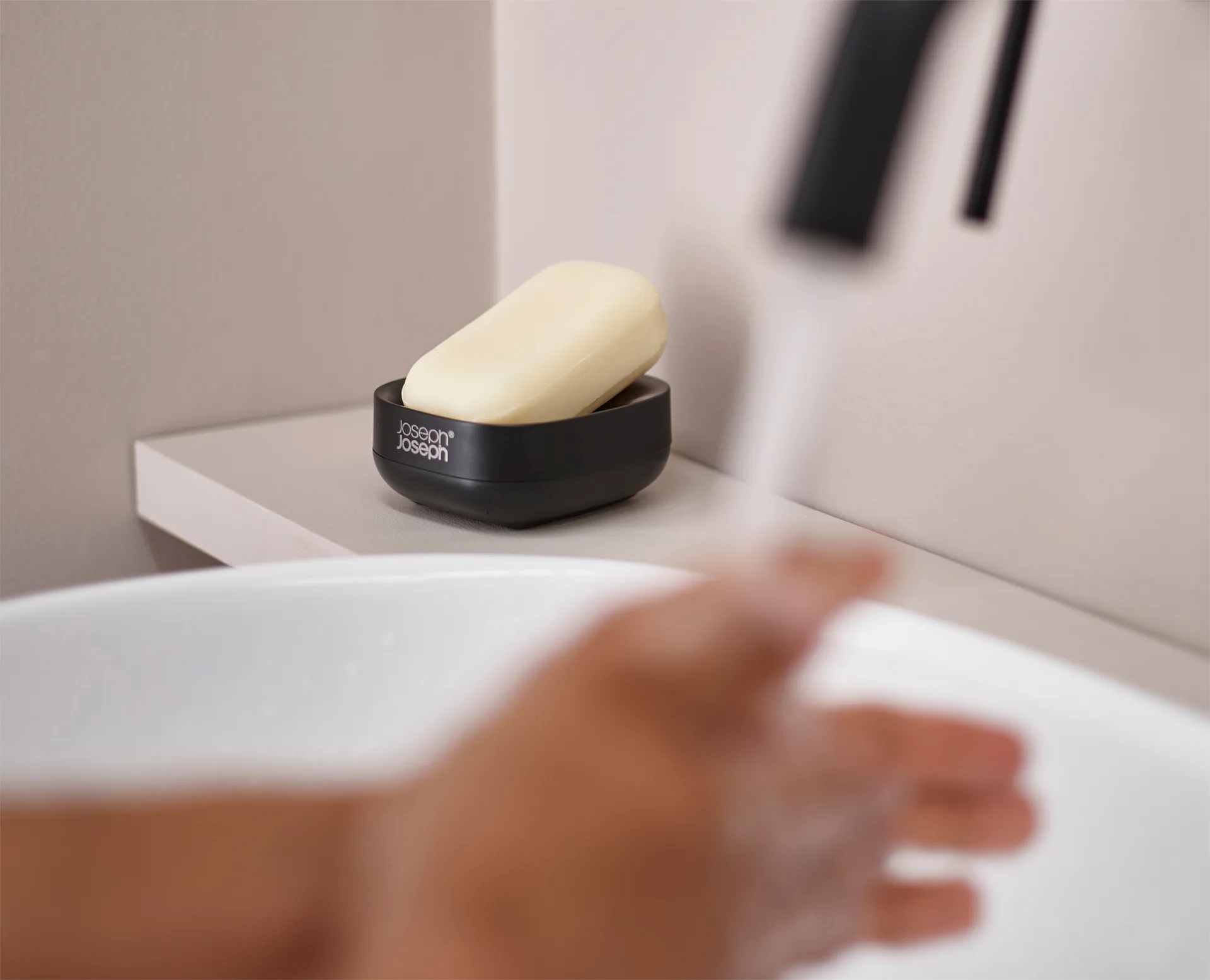 Slim compact zeepbak 8,4 cm, Zwart Joseph Joseph