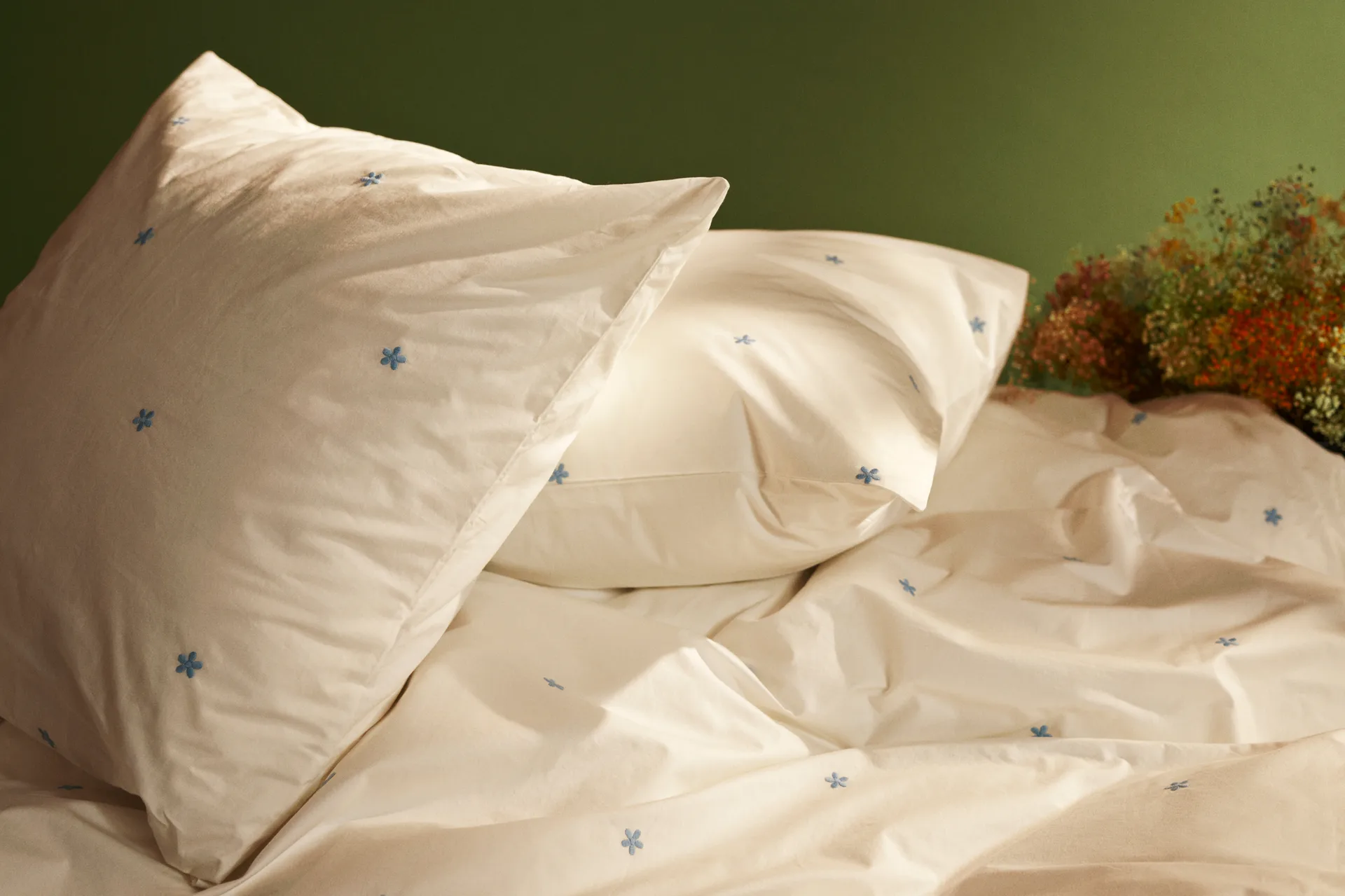 Daisy dekbedovertrek 150x210 cm, Wit-lichtblauw Juna