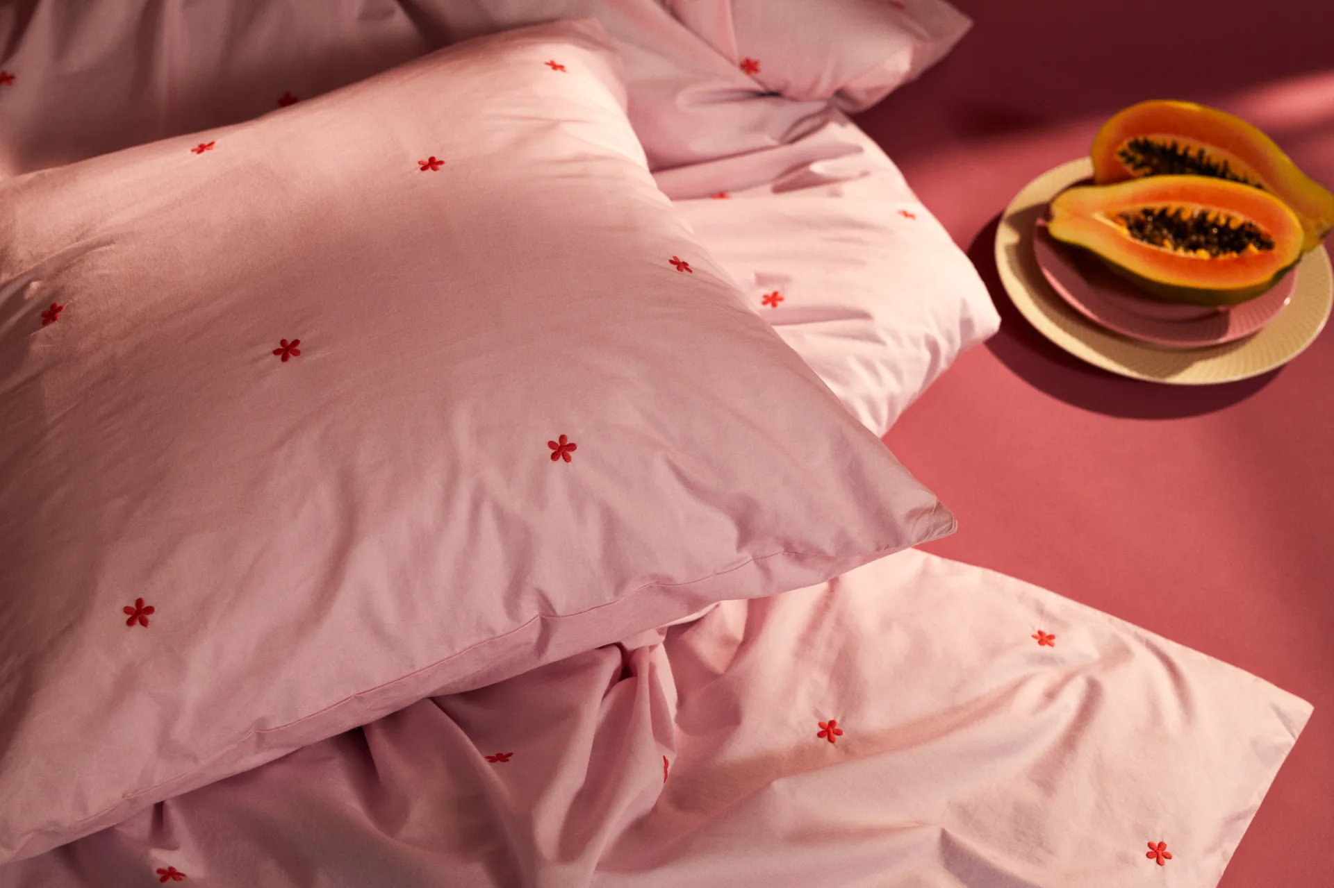 Daisy dekbedovertrek 220x220 cm, Roze-rood Juna