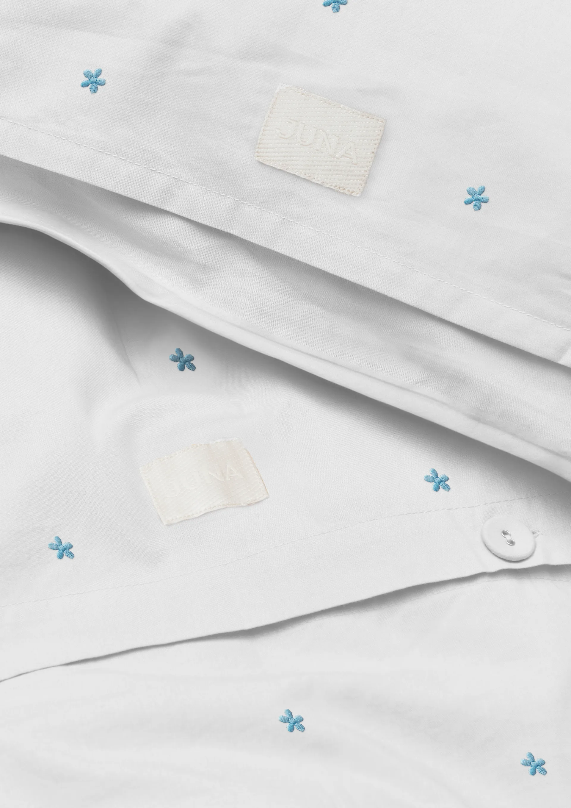 Daisy dekbedovertrek 220x220 cm, Wit-lichtblauw Juna