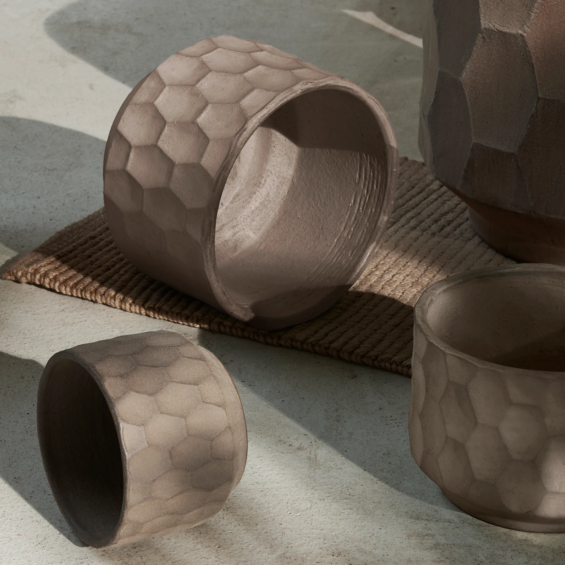 Gro bloempot licht zand, Ø26,5 cm Kähler