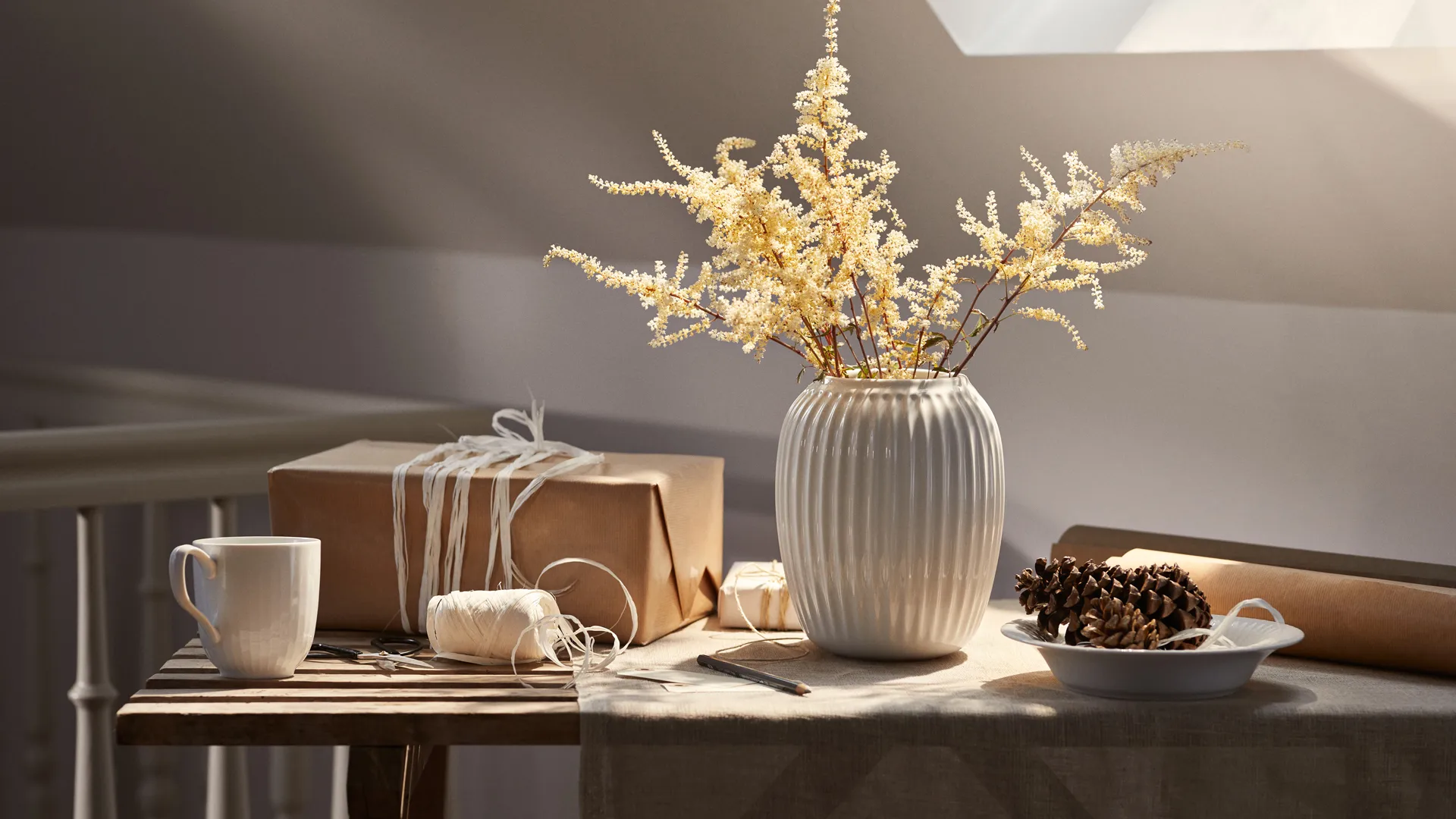 Hammershøi vaas middel, white (wit) Kähler