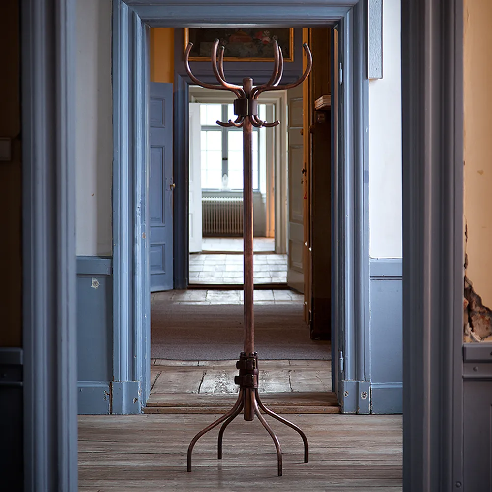 Babe kapstok, Blauw-zwart leren riem Källemo