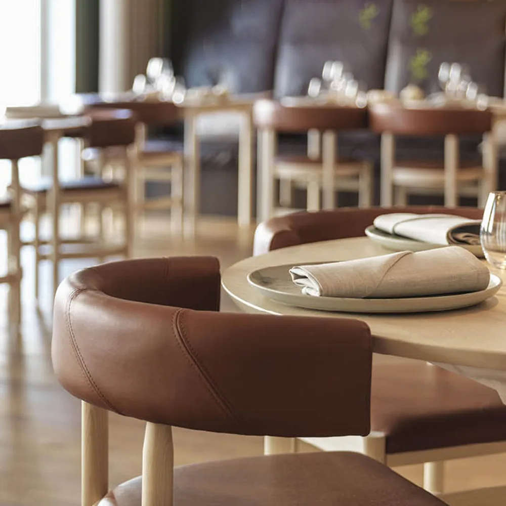 Botero armstoel, Leder Tärnsjö 8175 zwart-zwart as standaard Källemo