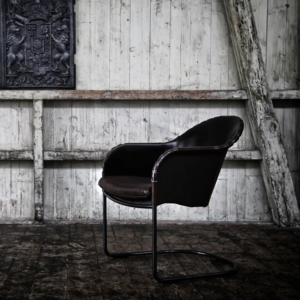 Ingo fauteuil, Cigarbruin-koperbehandeld Källemo