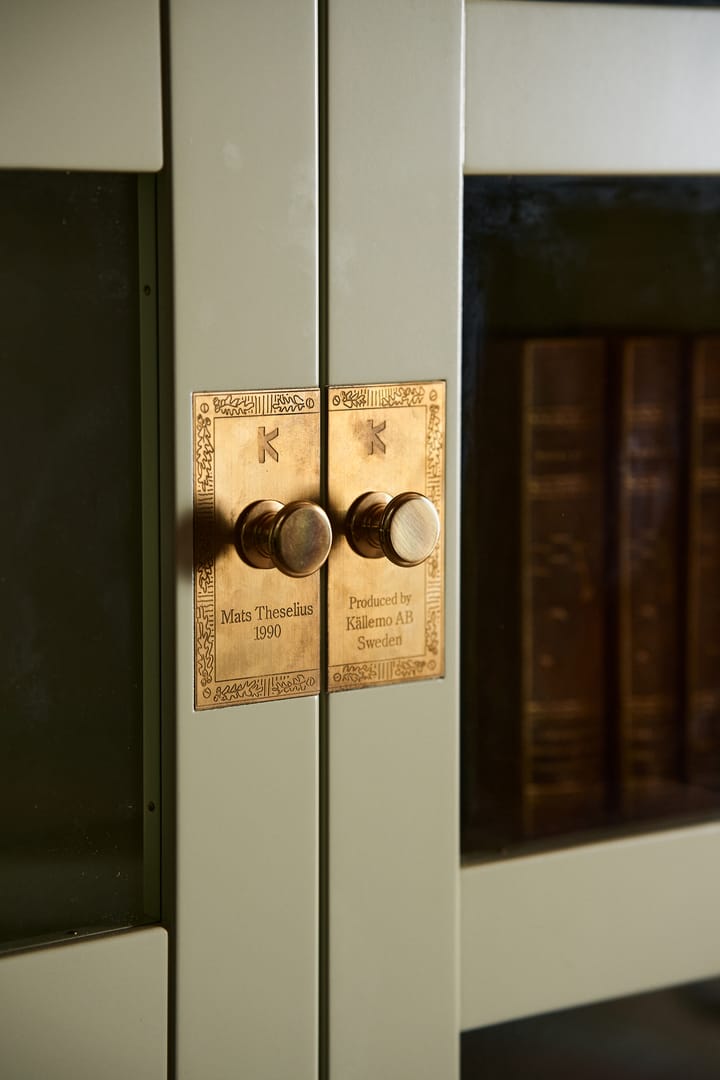 National Geographic boekenkast, Geel-bokszuil-messing Källemo