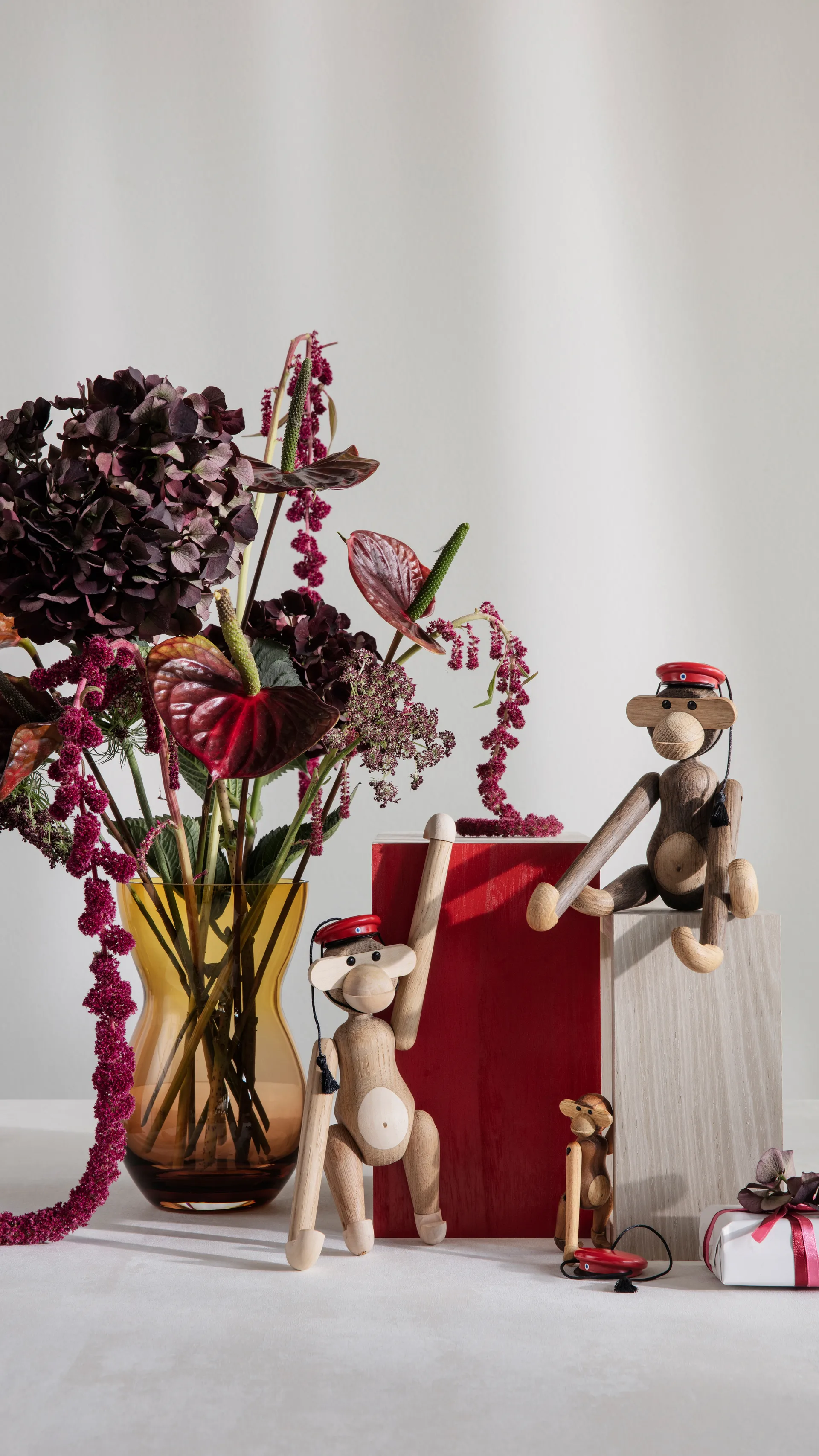 Kay Bojesen studentenpet voor de kleine aap, Rood Kay Bojesen Denmark