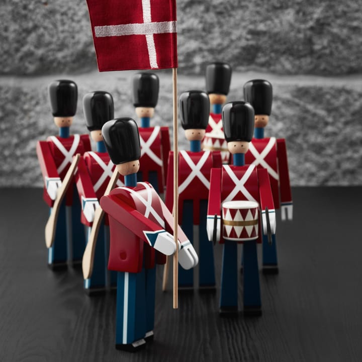 Kay Bojesen vaandeldrager met textielvlag, 29,5 cm. Kay Bojesen Denmark