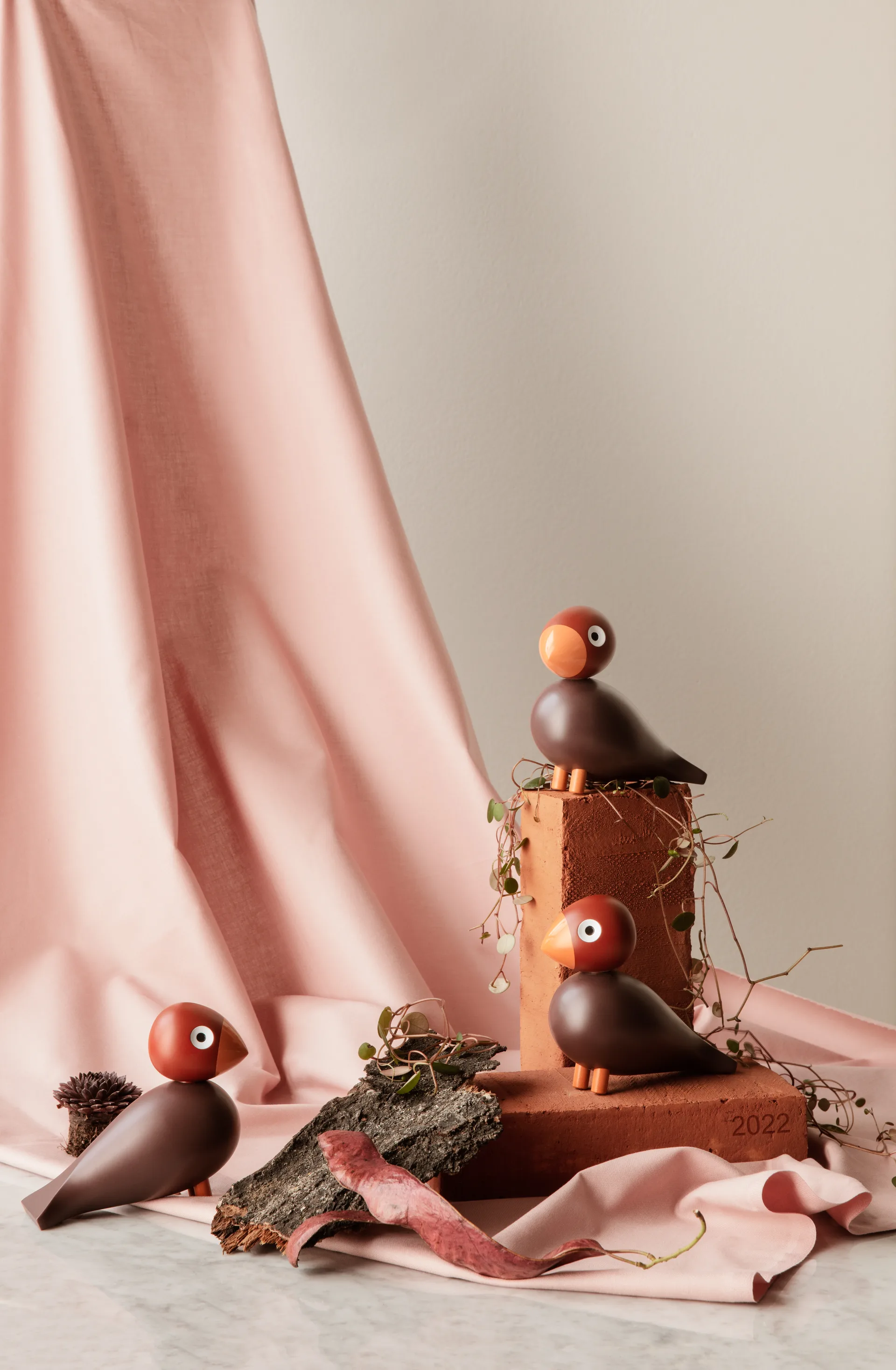 Kay Bojesen Year Bird 2022 zangvogel Poppy, Wijnrood Kay Bojesen Denmark