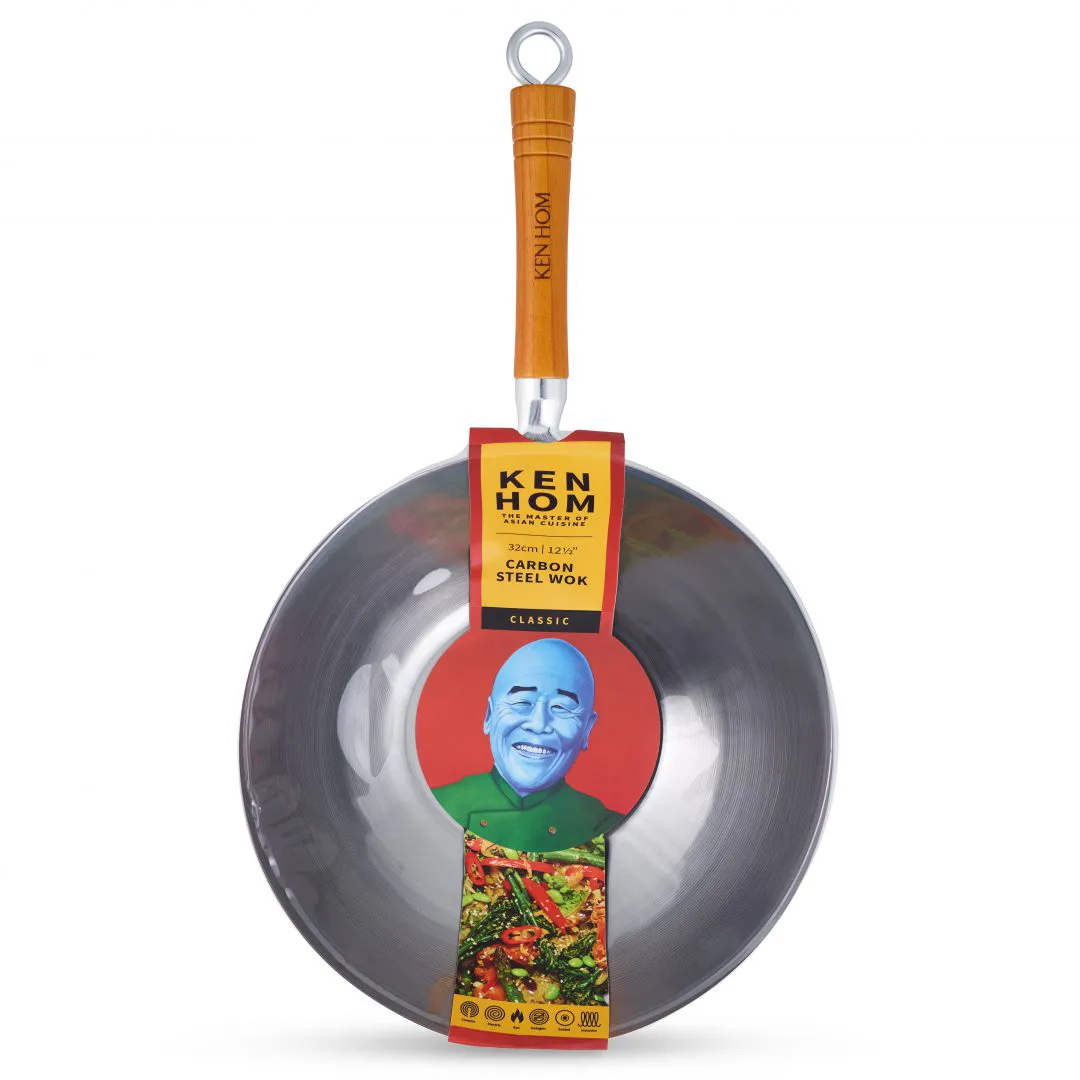 Ken Hom KH327001 wok uit koolstofstaal met anti-aanbaklaag, 27 cm, klassiek, zonder inductie, houten handvat, platte bodem, inclusief 1 Chinese wok, niet vaatwasmachinebestendig