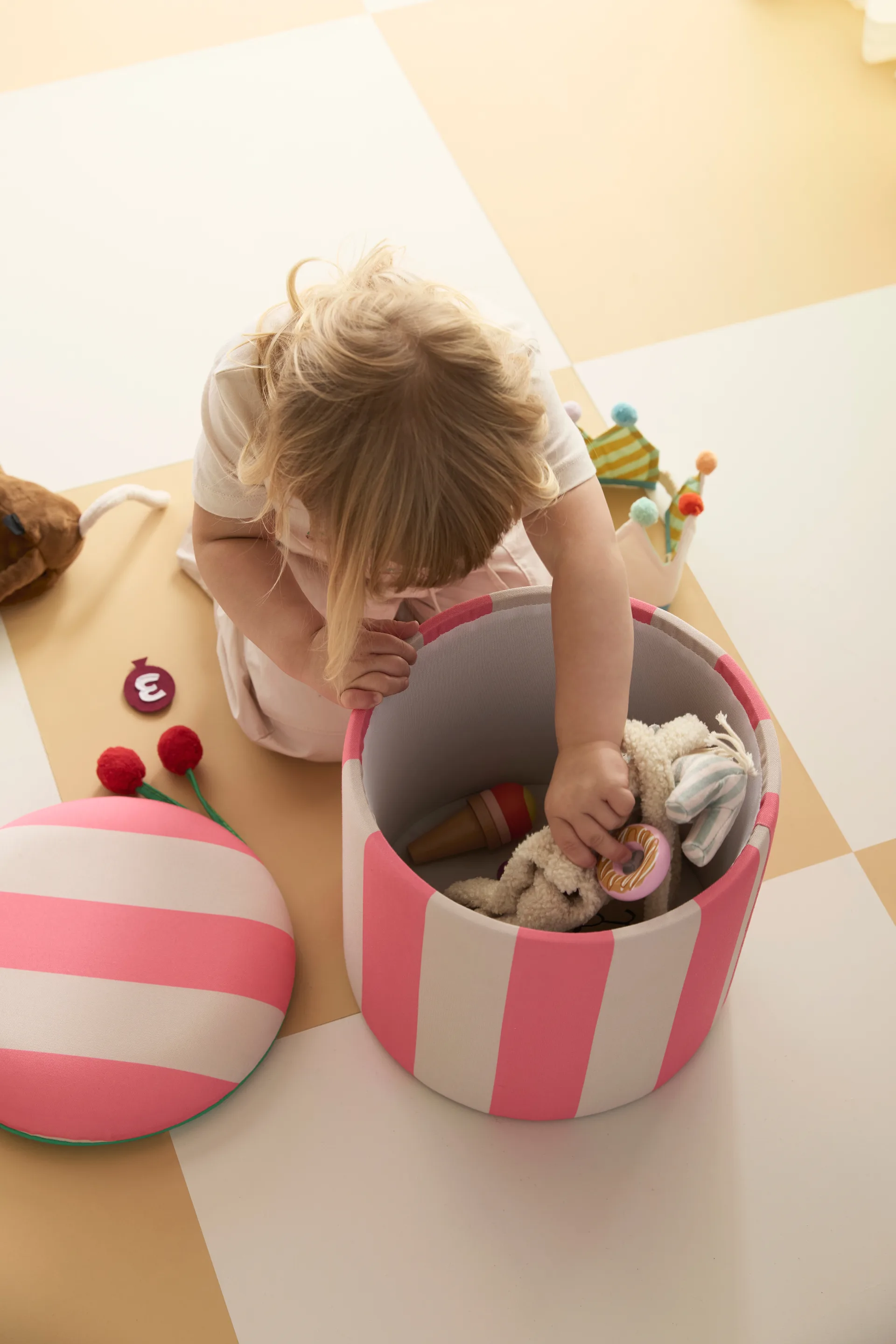 Cilinder zitpoef met opbergruimte, Roze, Ø40x30,5 cm Kid's Concept