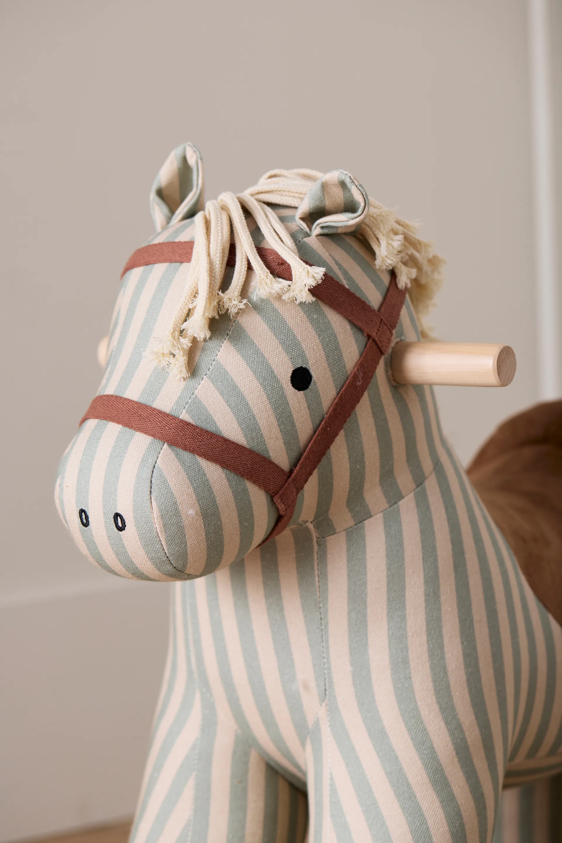 Kid's Concept schommelpaard, Sam Kid's Concept