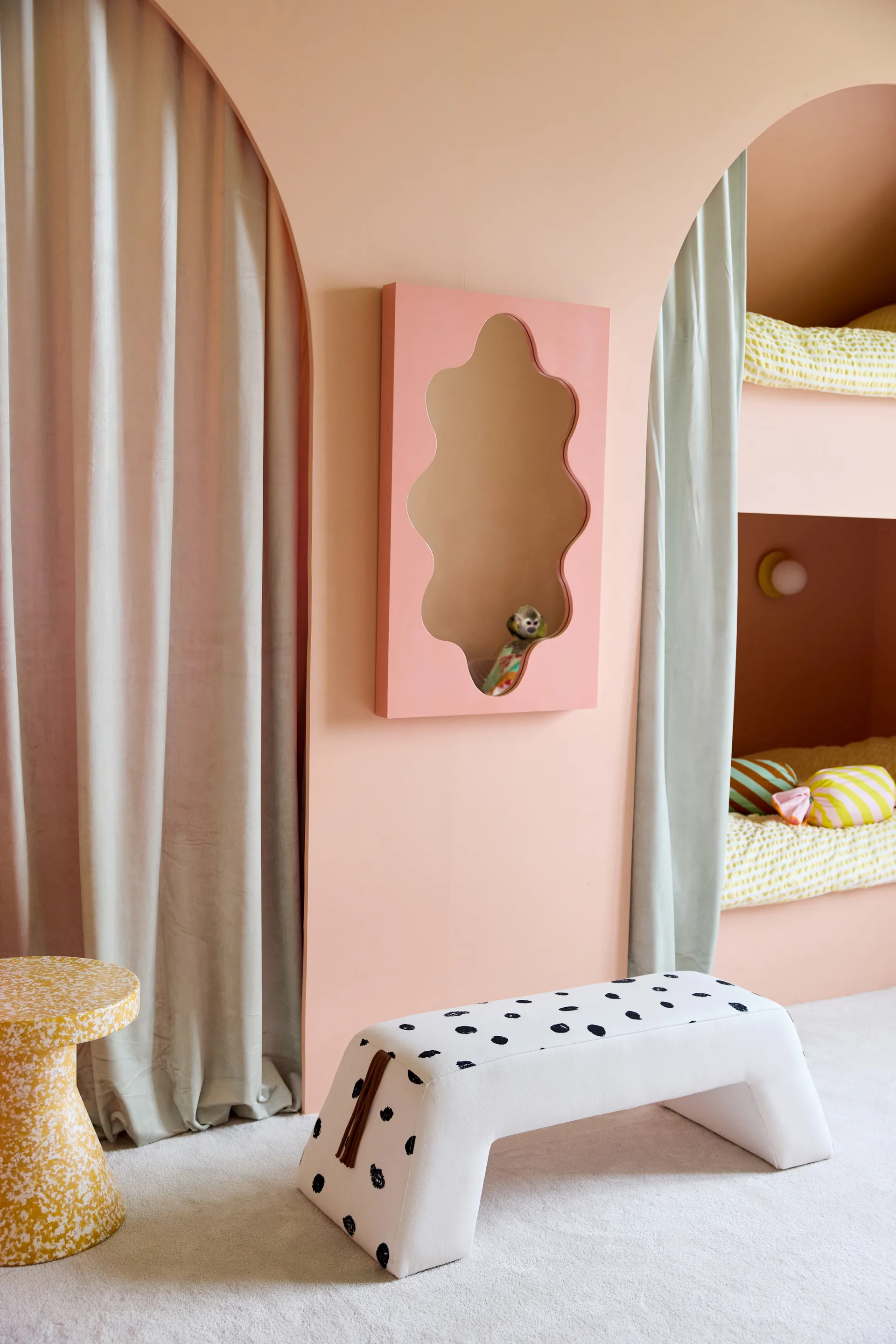 Pippi bank, Wit-oranje Kid's Concept
