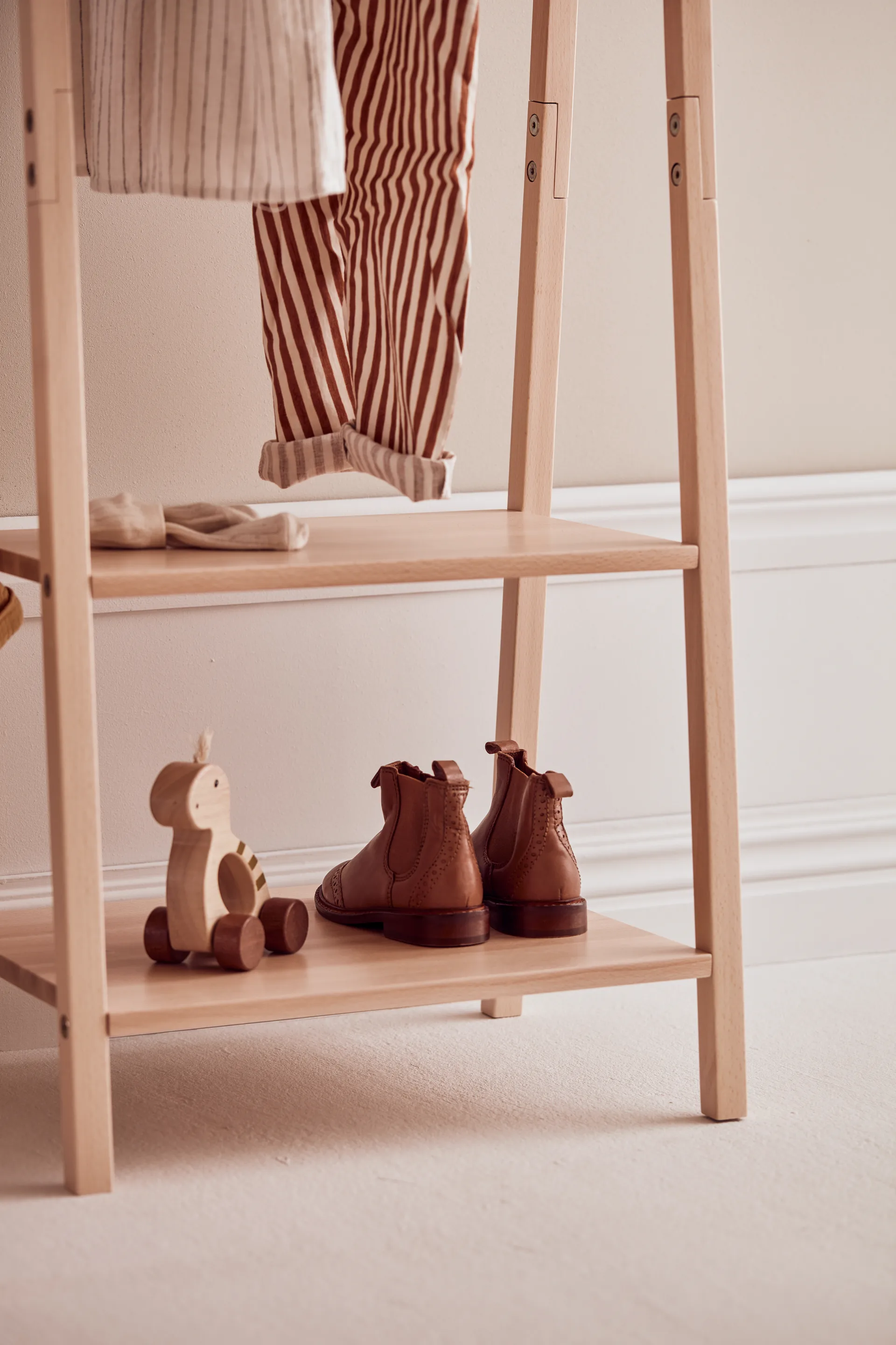 Saga blonde kledingrek, Beuken Kid's Concept