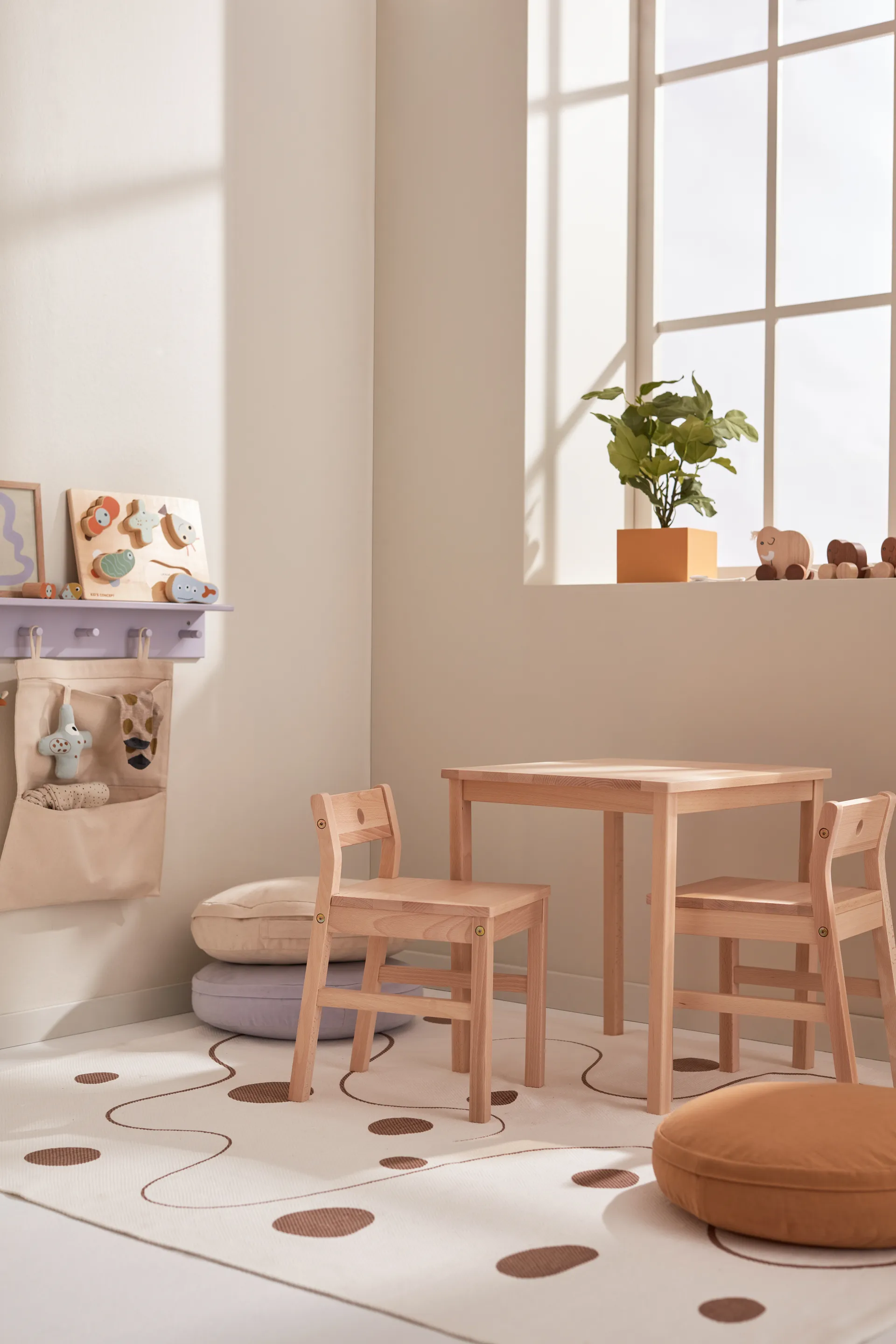 Saga tafel, Beuken Kid's Concept