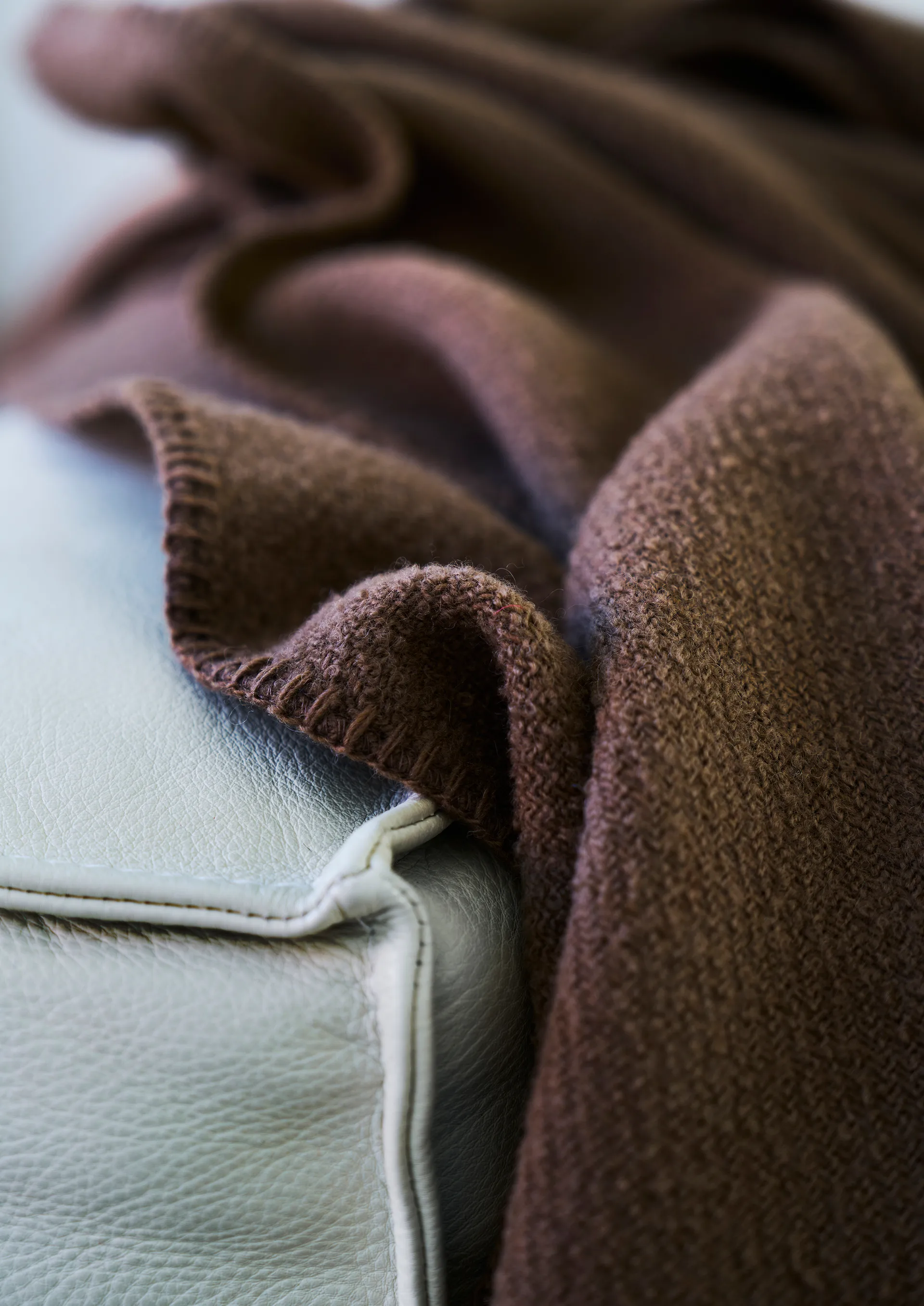 Bouclé wollen deken 140x200 cm, Mocha mousse Klippan Yllefabrik