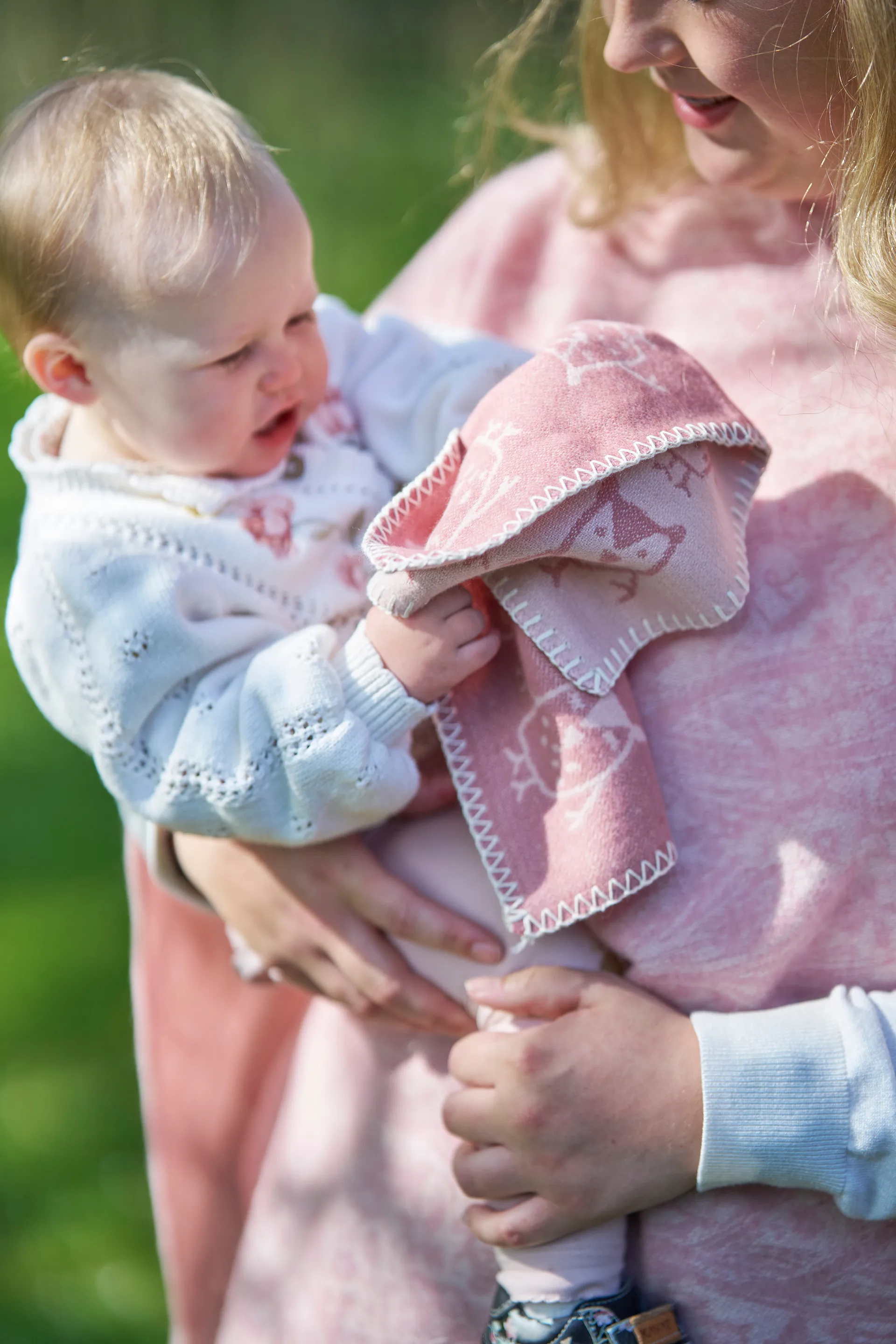 Hand in hand babydeken 65x90 cm, Roze bruin Klippan Yllefabrik