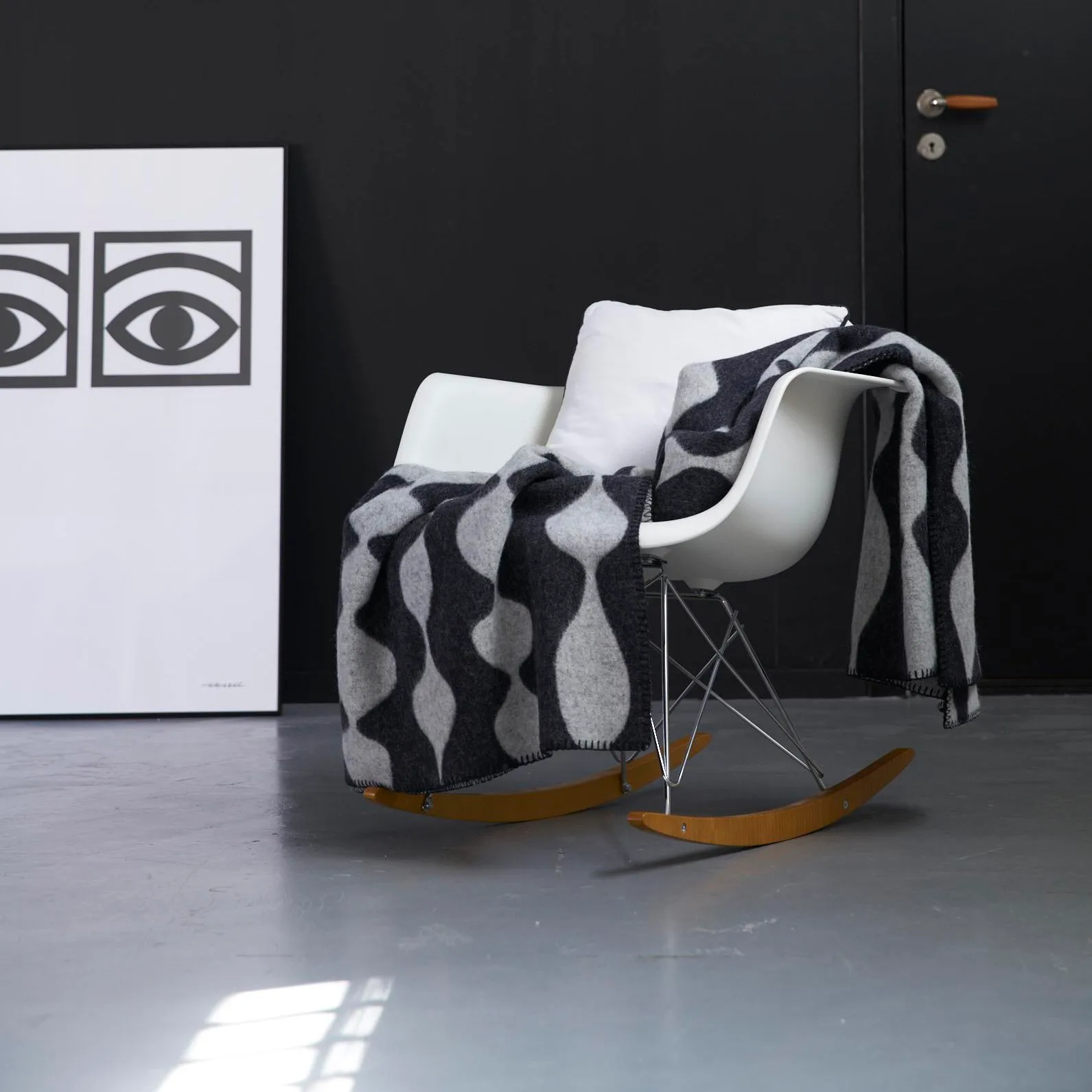 Margaret rose wollen plaid, zwart Klippan Yllefabrik