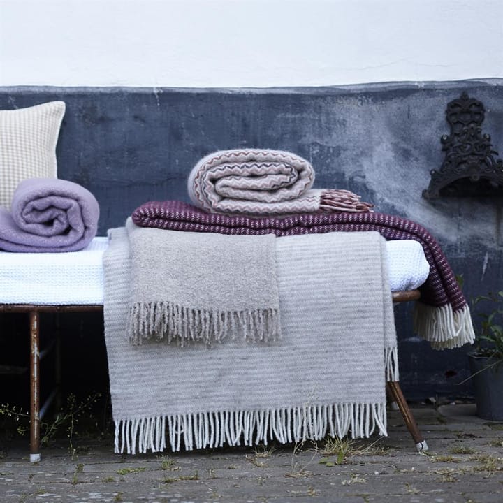 Ralph wollen plaid, aubergine Klippan Yllefabrik