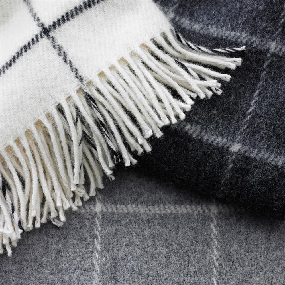Vinga wollen plaid, donkergrijs Klippan Yllefabrik
